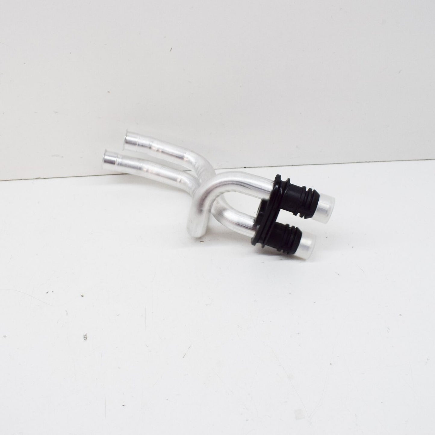 NEW VOLKSWAGEN CC COOLANT FEED/RETURN PIPE 3C1819857 ORIGINAL