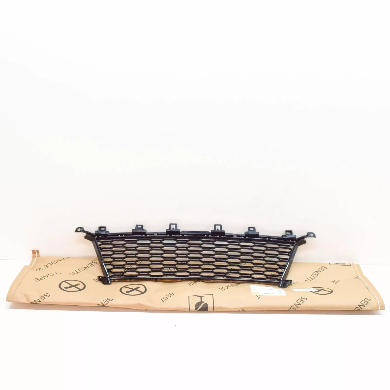 NEW BMW 3 G20 FRONT LOWER GRILL 8069367 51118069367 2020 ORIGINAL