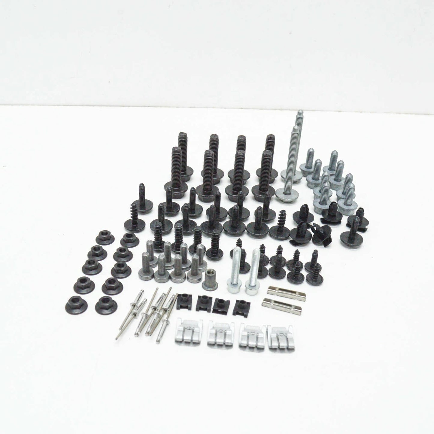 NEW AUDI Q8 FRONT BUMPER COVER HARDWARE KIT 4M8098623