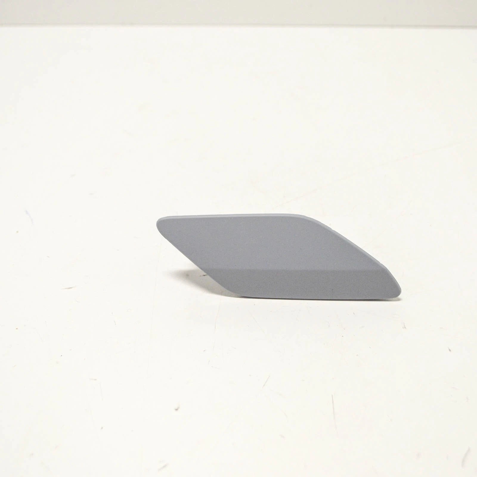 NEW VW GOLF MK7 FRONT RIGHT HEADLIGHT WASHER COVER CAP 5G0955110BGRU ORIGINAL