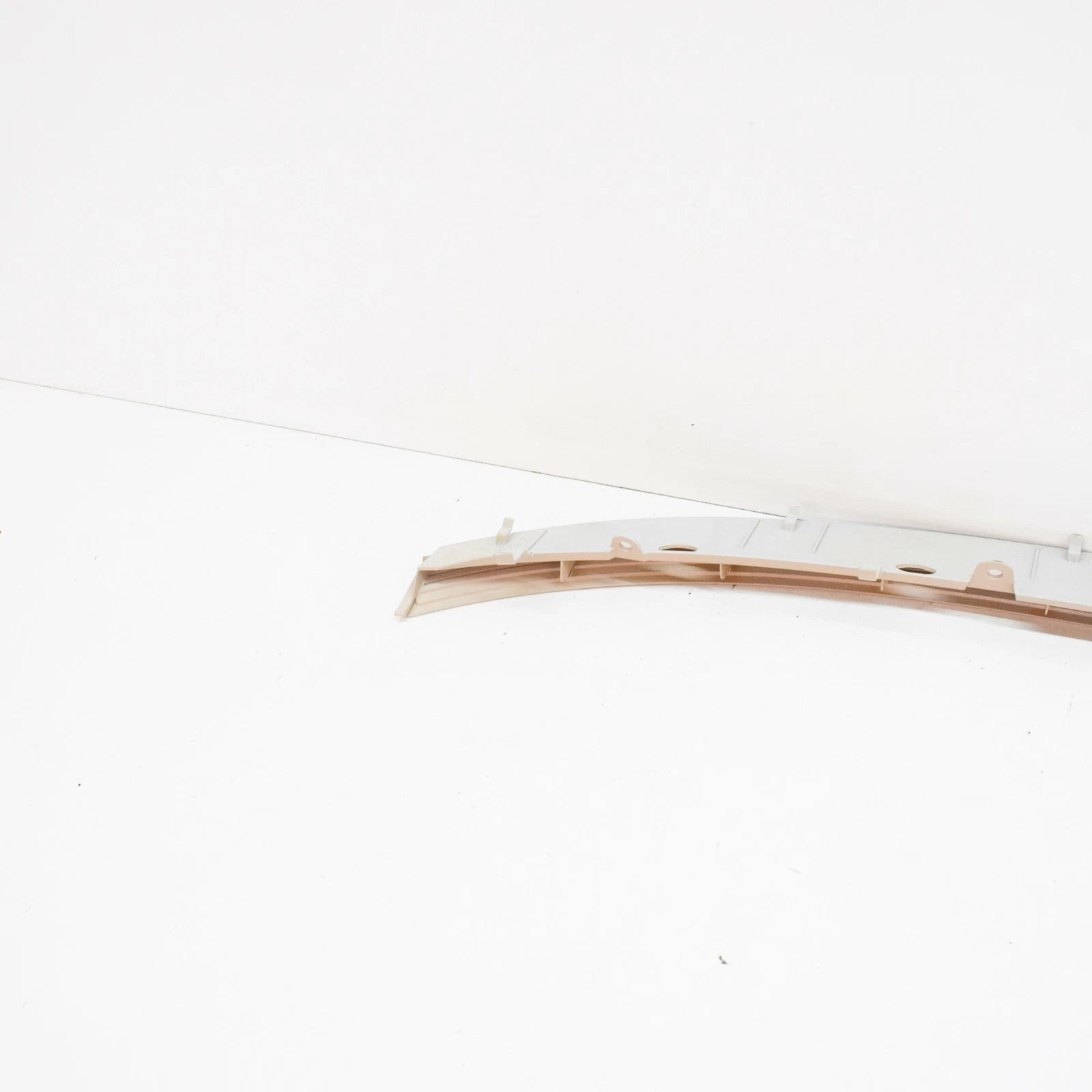 NEW BMW 3 E46 SEDAN REAR WINDOW SHELF HELLBEIGE VENT GRILLE 51468226493 ORIGINAL