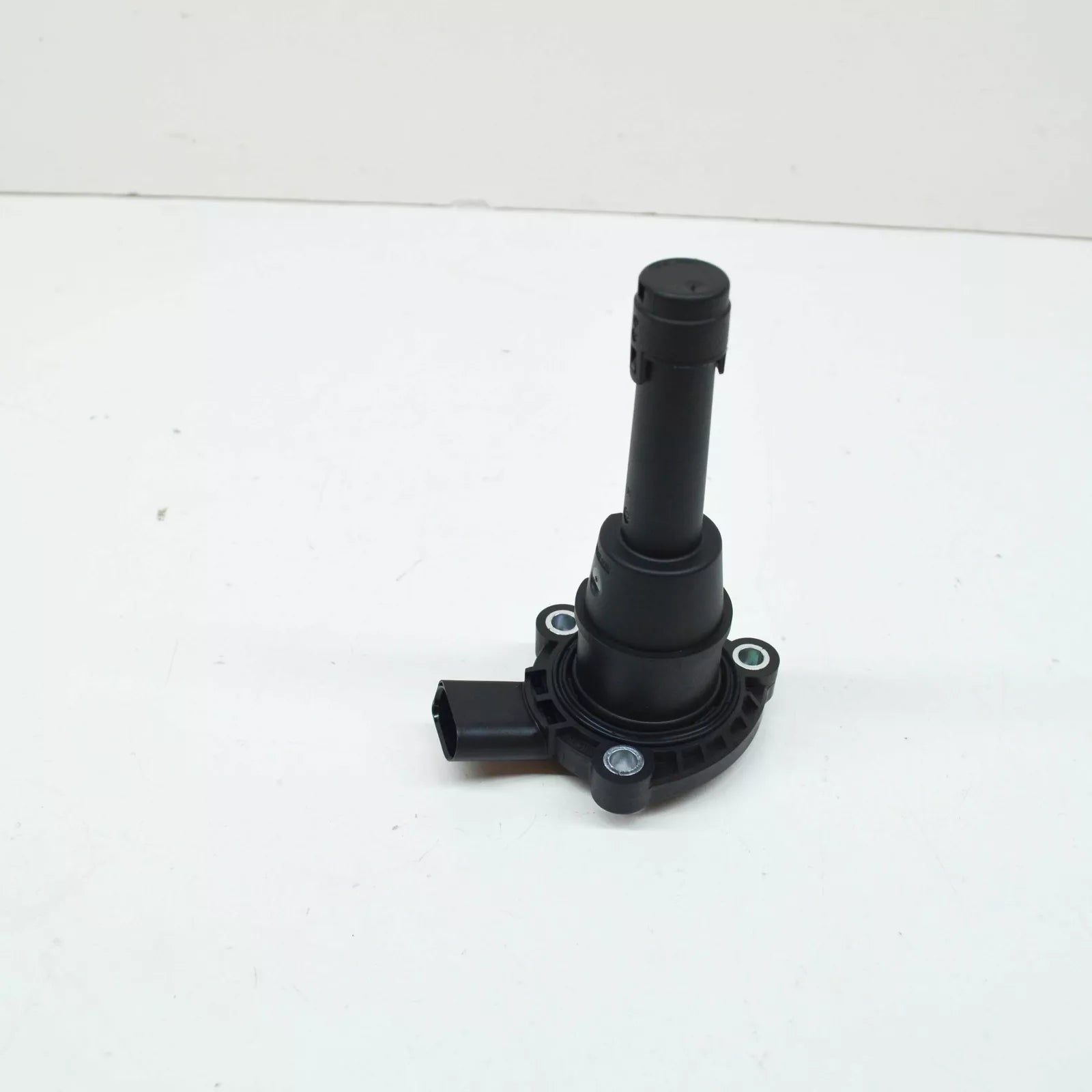NEW AUDI A4 B9 OIL LEVEL SENSOR 079907660A