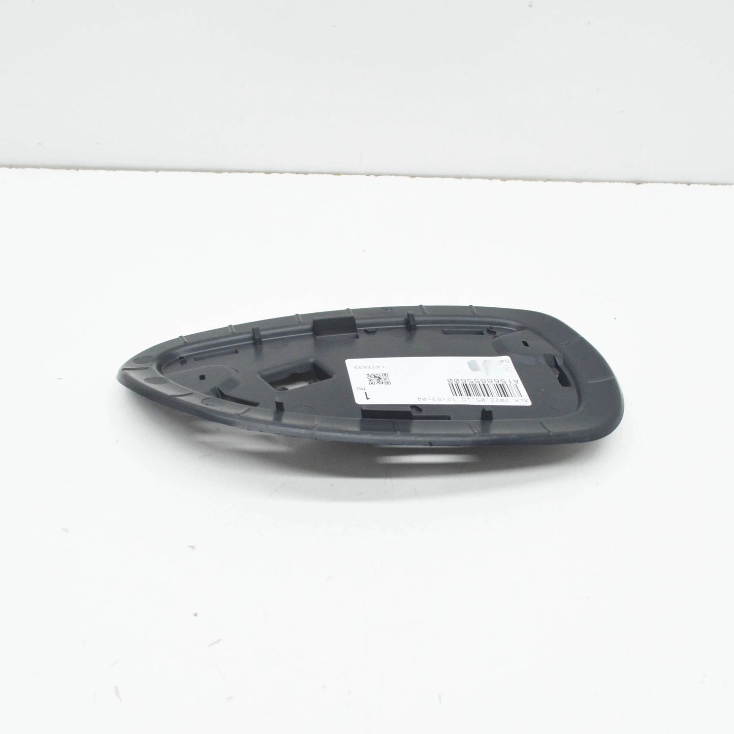 NEW MB GLA X156 FRONT BUMPER RIGHT SIDE TRIM INNER HOLDER A1568855600