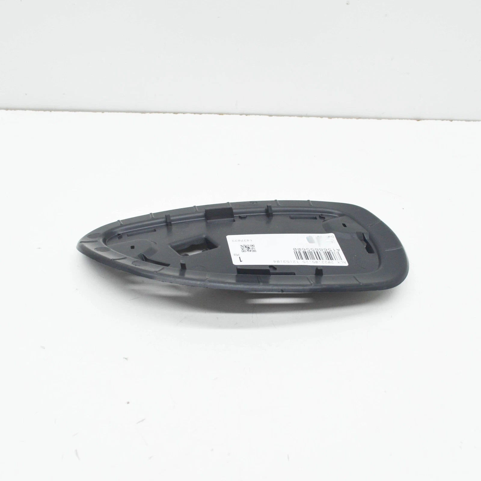 NEW MB GLA X156 FRONT BUMPER RIGHT SIDE TRIM INNER HOLDER A1568855600