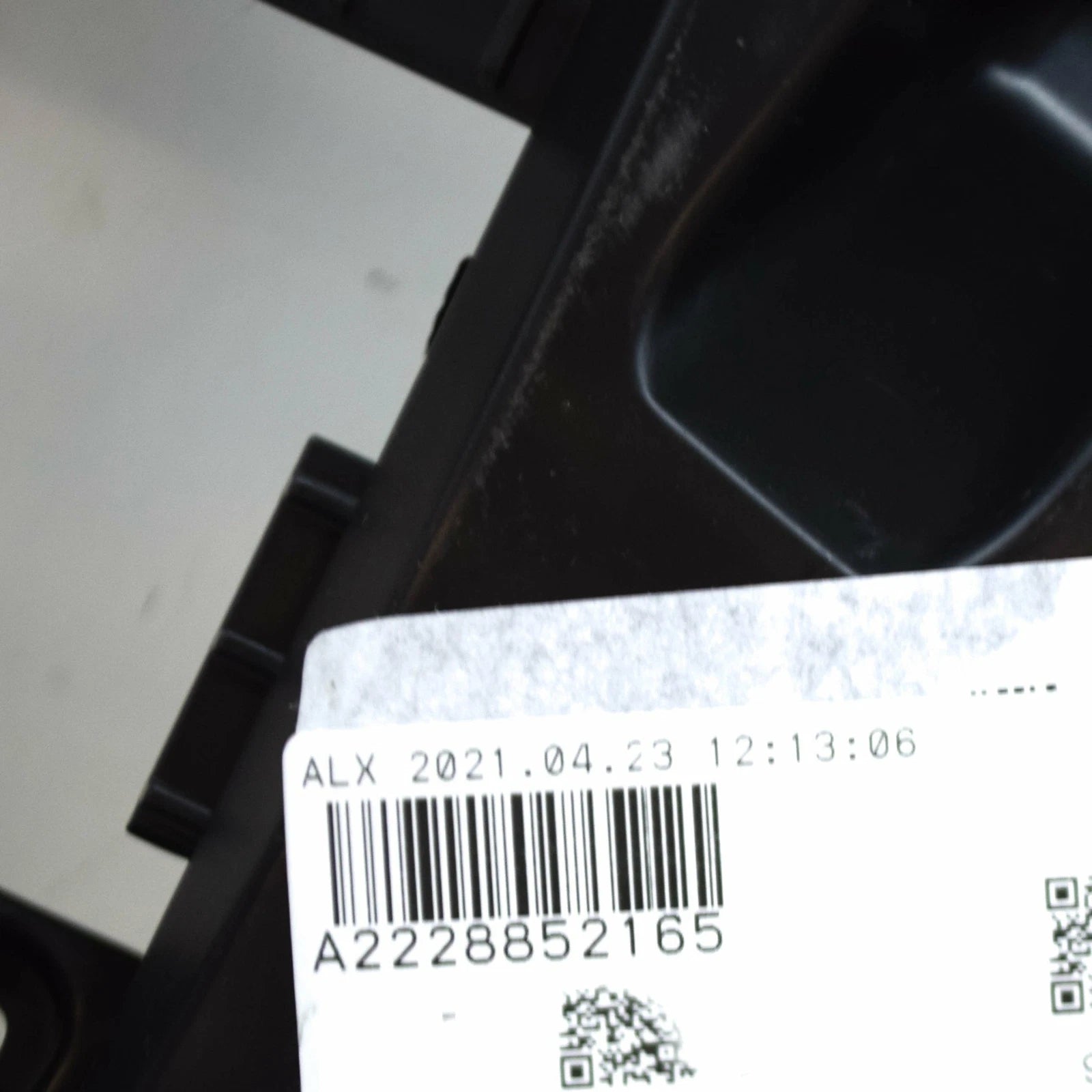 NEW MERCEDES-BENZ S-CLASS W222 FRONT LEFT BUMPER BRACKET A2228852165