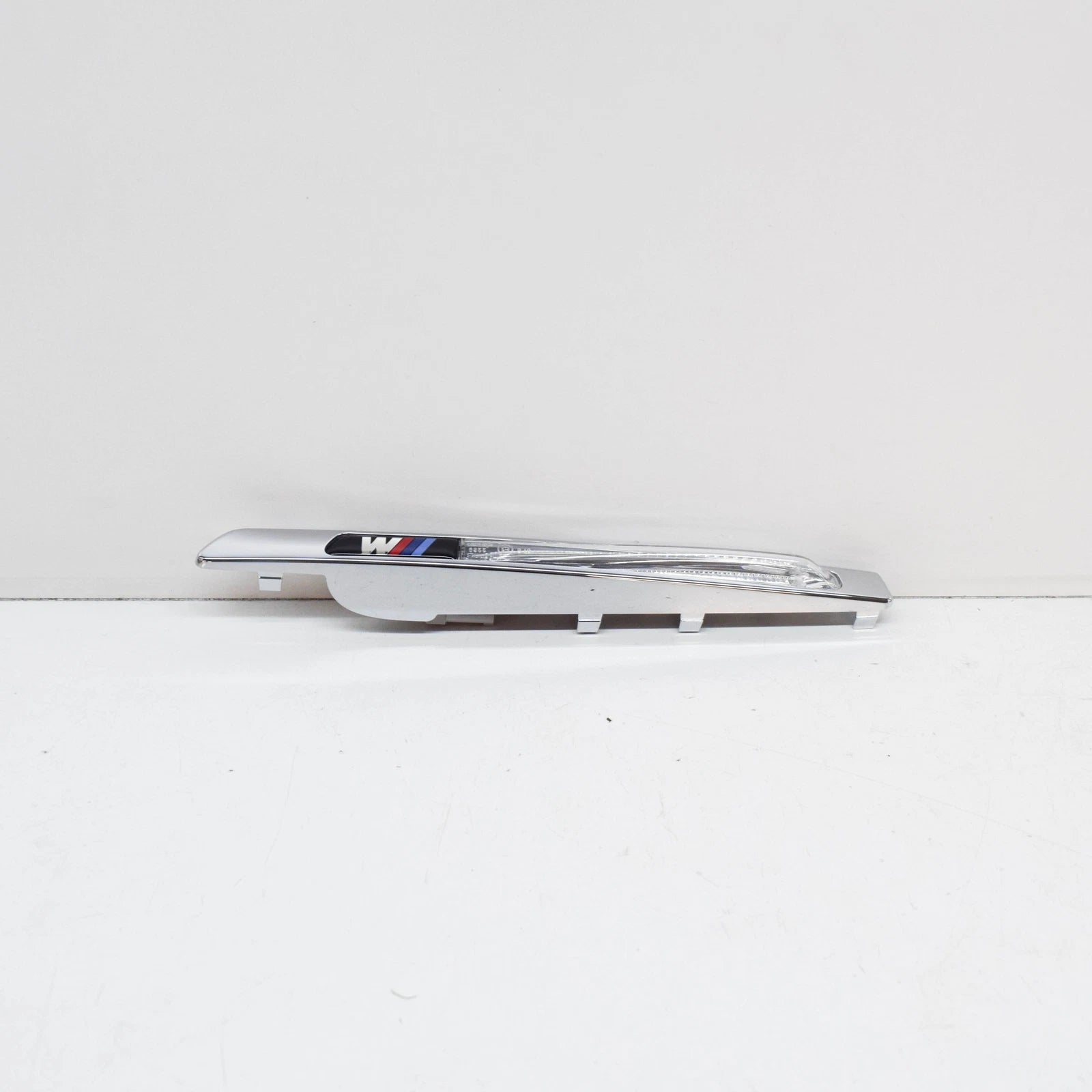 NEW BMW X6 E71 M RIGHT SIDE TURN SIGNAL M TRIM ELEMENT 51657207174 ORIGINAL
