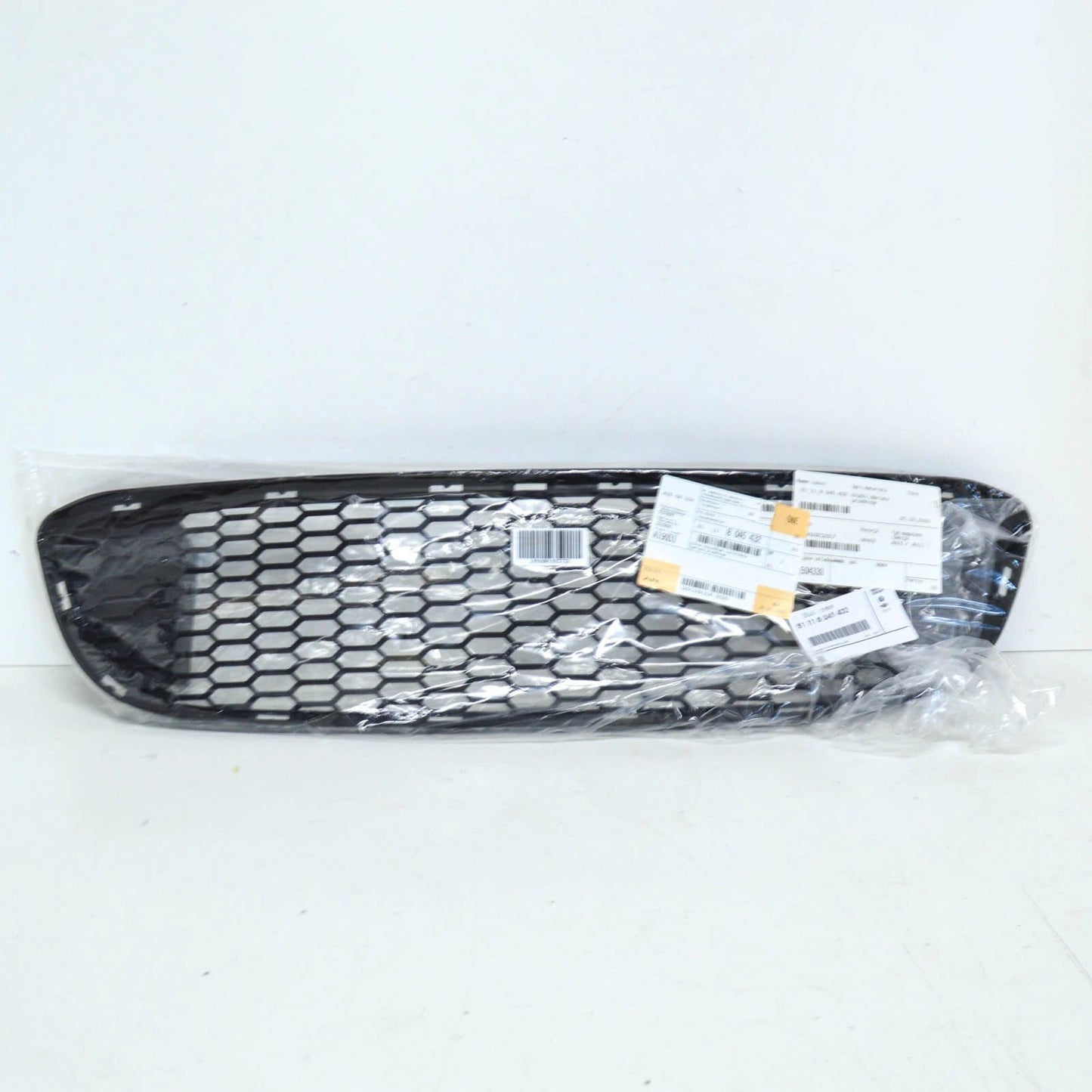 NEW BMW 1 E82 FRONT M BUMPER LOWER GRILLE 51118045432 8045432 2010 ORIGINAL