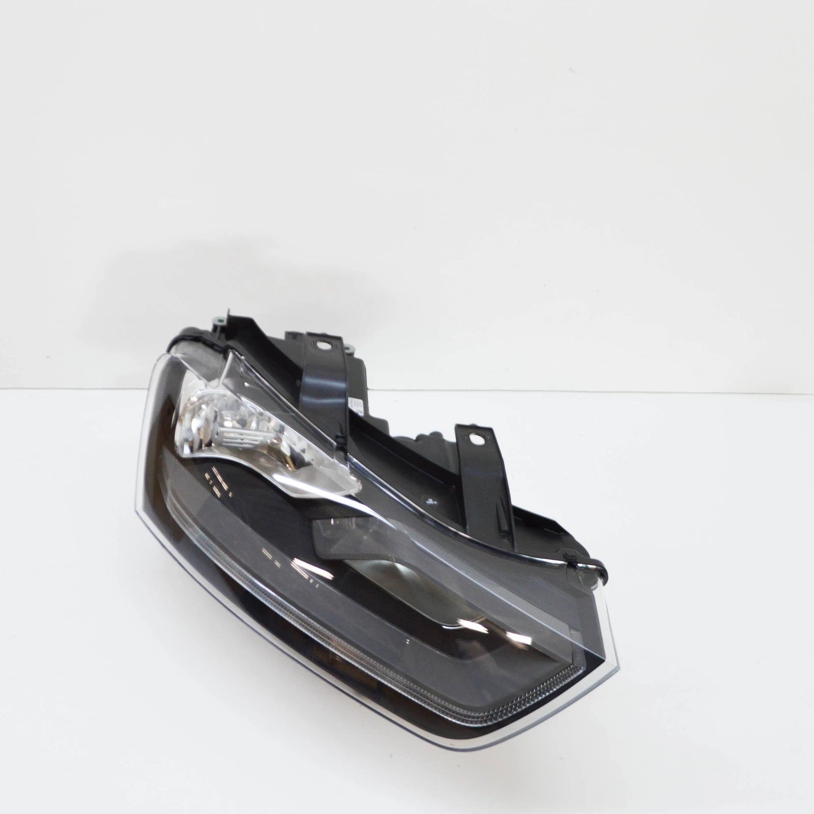 NEW AUDI Q3 8U FRONT RIGHT HEADLIGHT LHD 8U0941004M ORIGINAL
