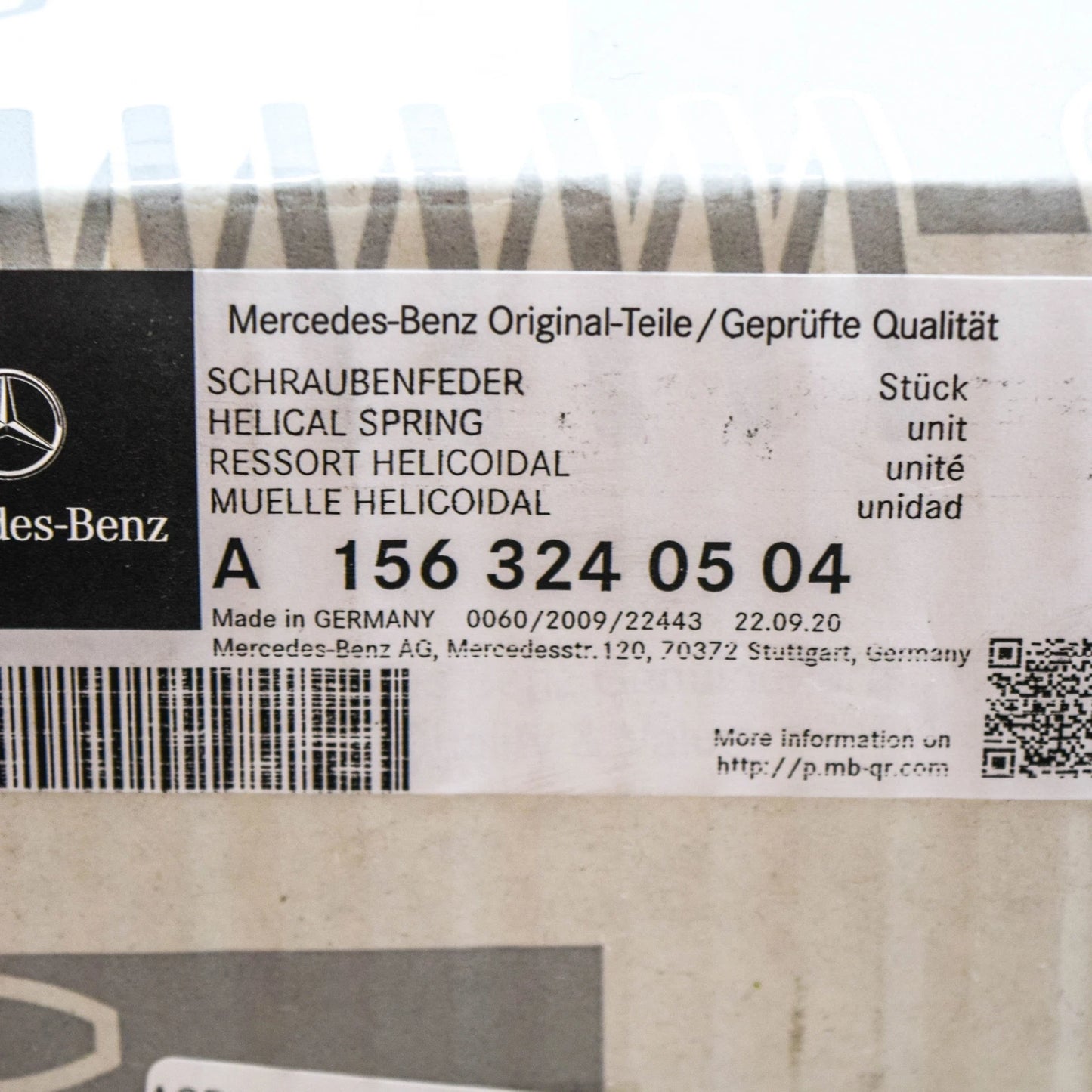 NEW MERCEDES-BENZ GLA X156 REAR COIL SPRING A1563240504 ORIGINAL