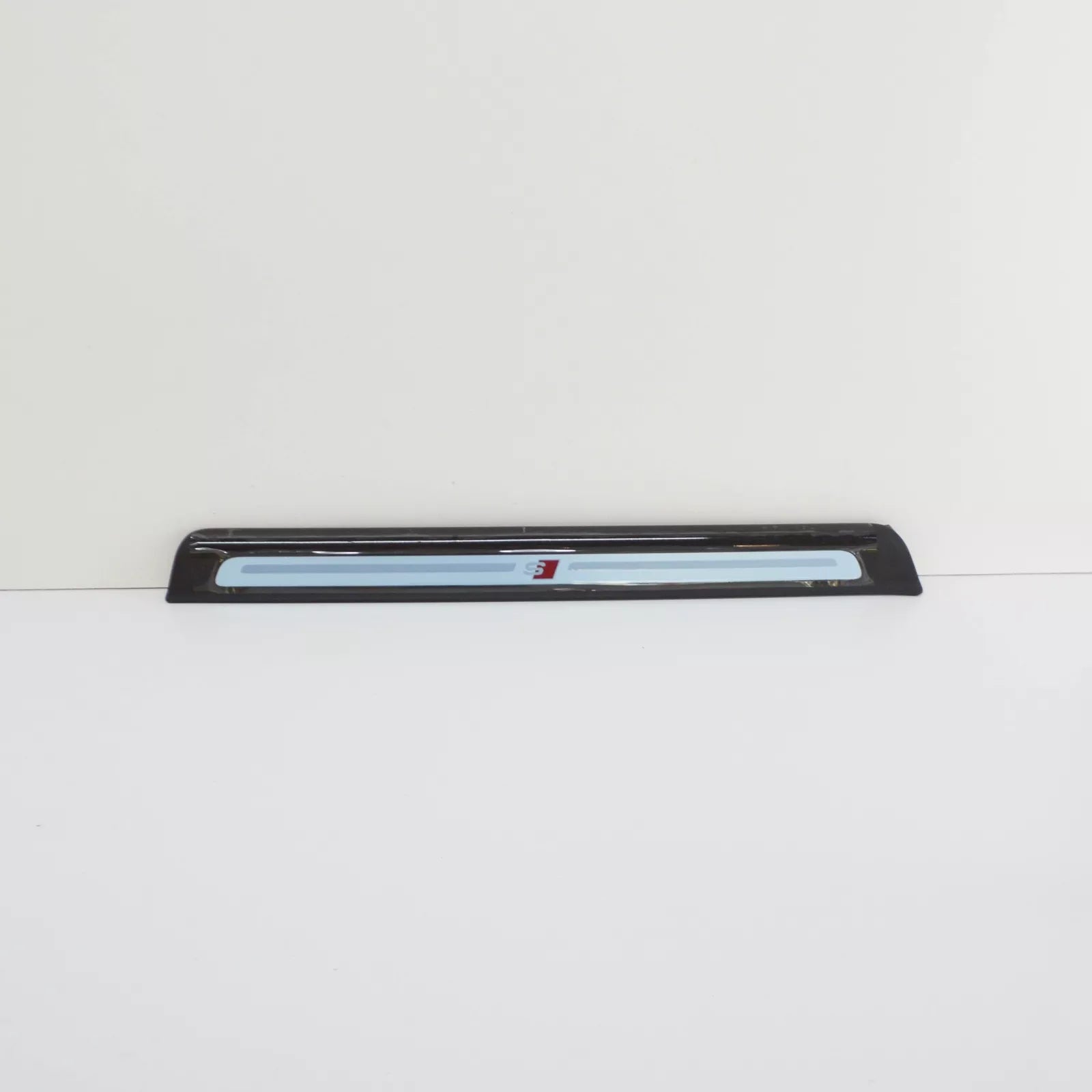 NEW AUDI TT FV RIGHT OUTER SILL TRIM 8S0853492D9B9 8S0853492D 9B9 ORIGINAL