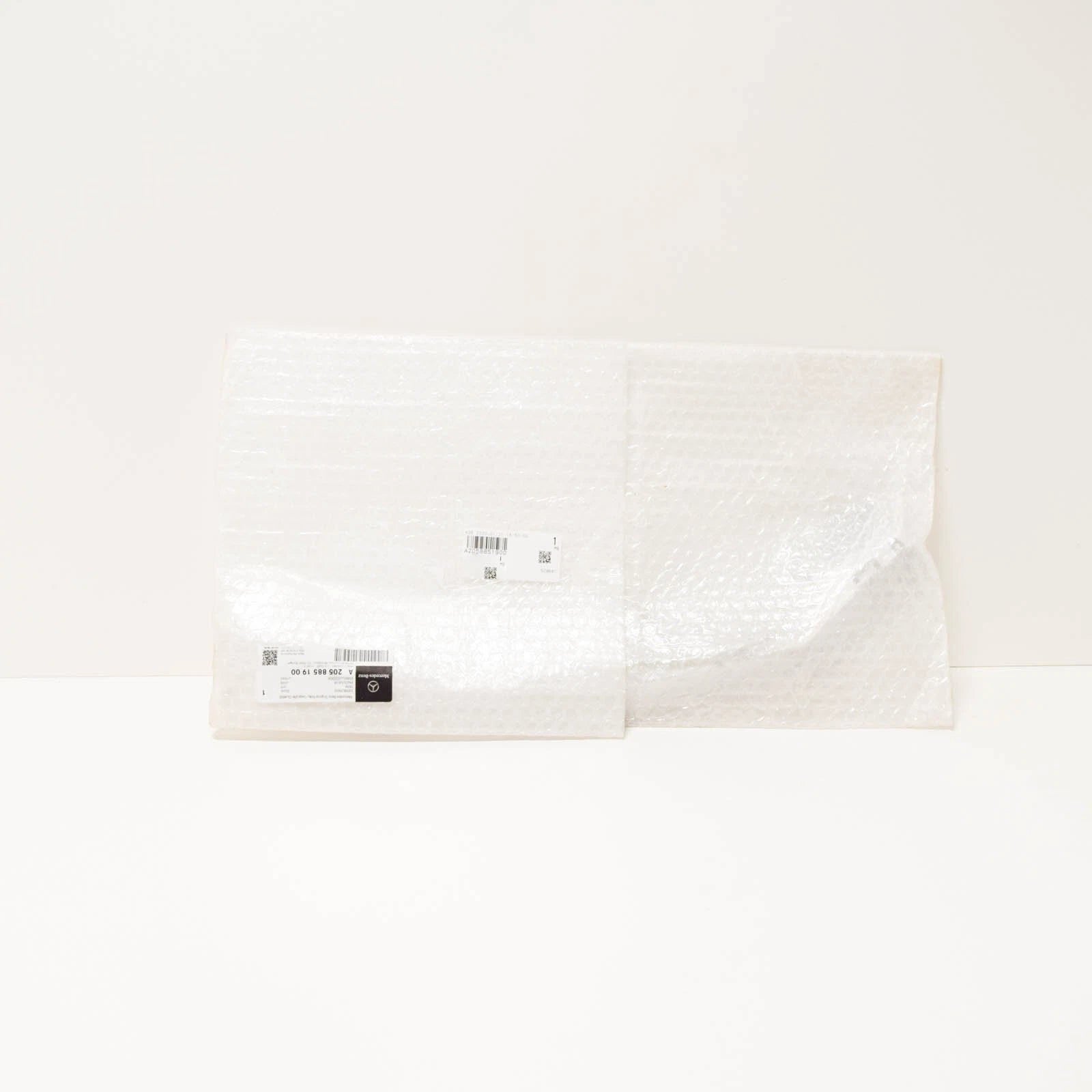 NEW MERCEDES-BENZ C W205 FRONT BUMPER LEFT SIDE MOLDING A2058851900