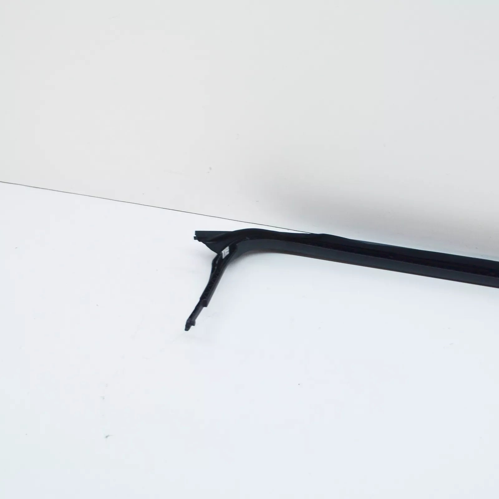 NEW AUDI Q3 8U FRONT SUNROOF AIR DEFLECTOR 8K9877651B