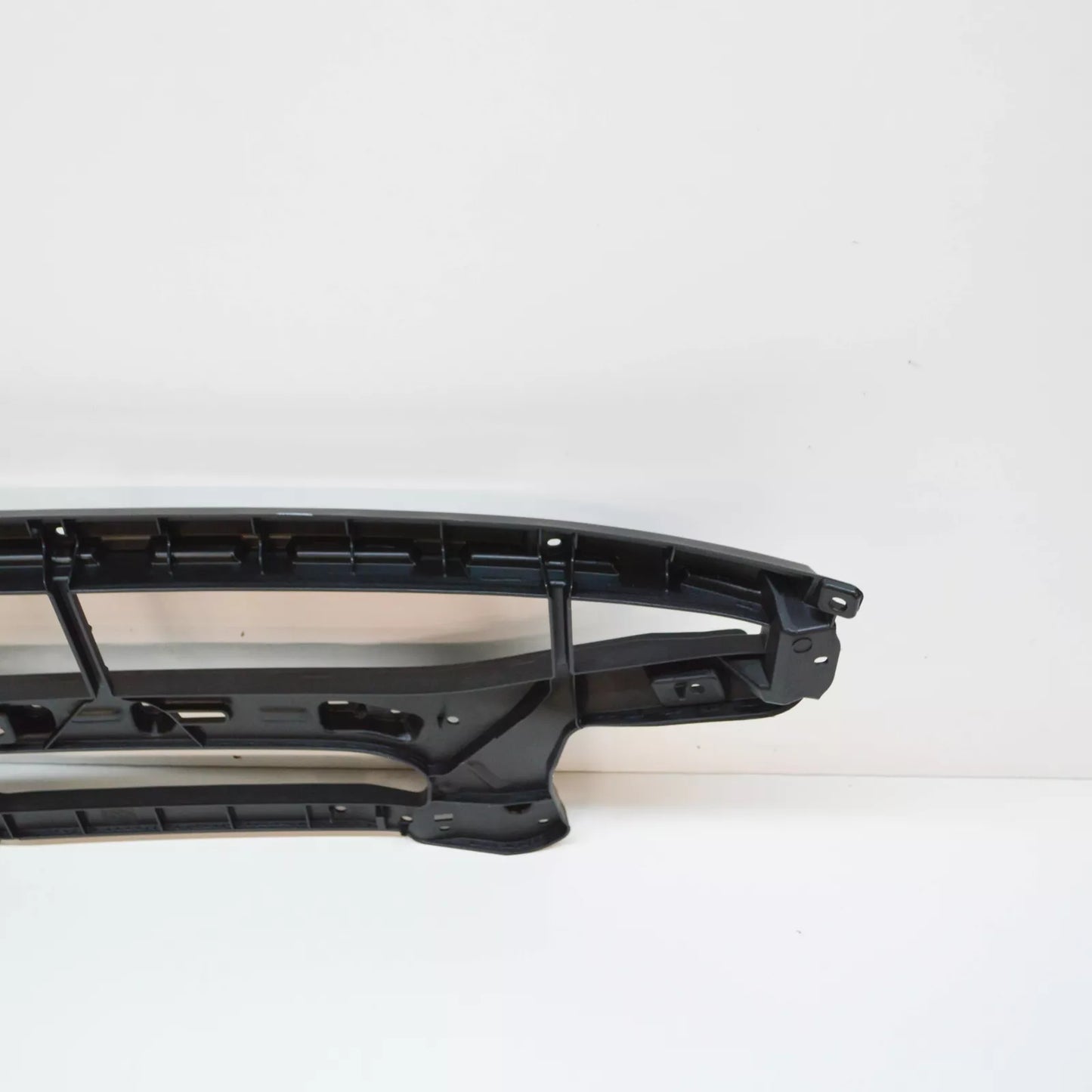 NEW AUDI E-TRON SPORTBACK GEA FRONT BUMPER CENTER GRILLE 4KE8076839B9 ORIGINAL