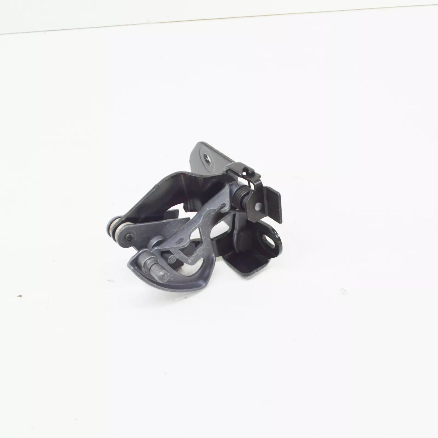 NEW MERCEDES-BENZ C W203 ENGINE HOOD RETAINING HOOK A2038800264 ORIGINAL