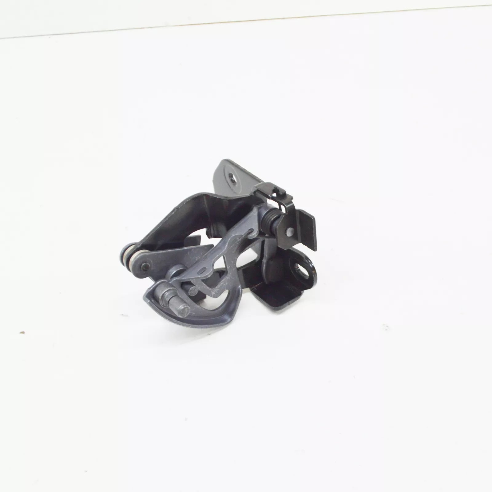 NEW MERCEDES-BENZ C W203 ENGINE HOOD RETAINING HOOK A2038800264 ORIGINAL