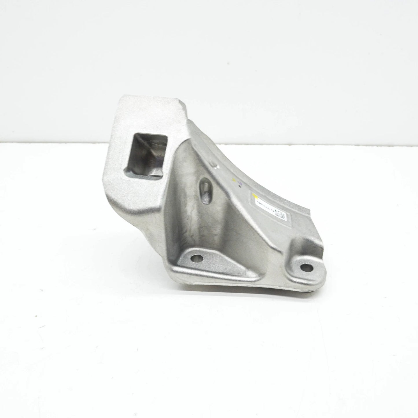 NEW BMW M5 F90 ENGINE BRACKET RIGHT SIDE 22117853648 7853648 ORIGINAL