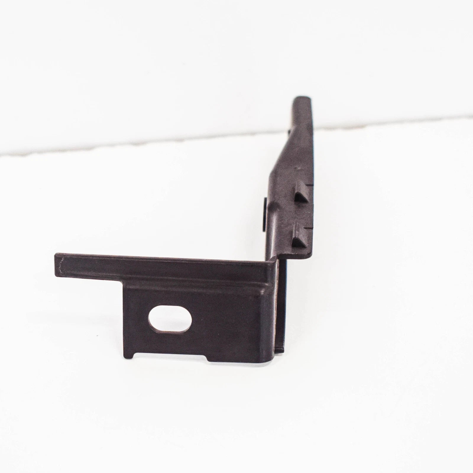 NEW AUDI A6 C6 RS6 FRONT RIGHT COVER RETAINER 4F0853922A 2010