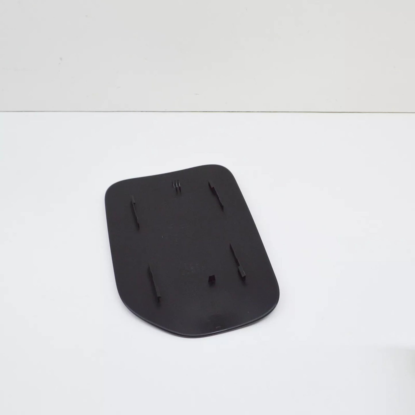 NEW BMW 5 G30 FRONT CHARGING LID 51177387937 7387937 ORIGINAL