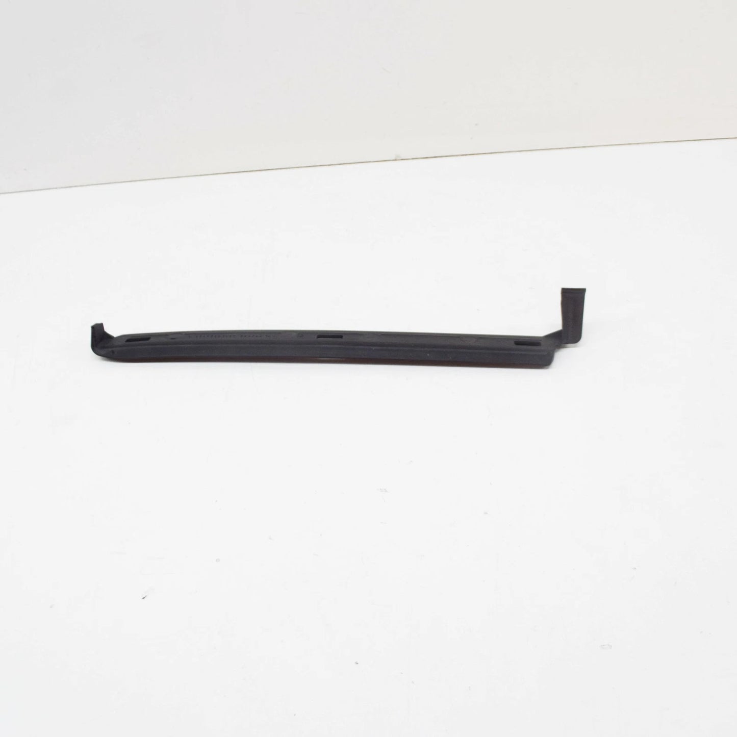 NEW MERCEDES-BENZ C W202 FRONT LEFT SIDE SEAL A2026984130