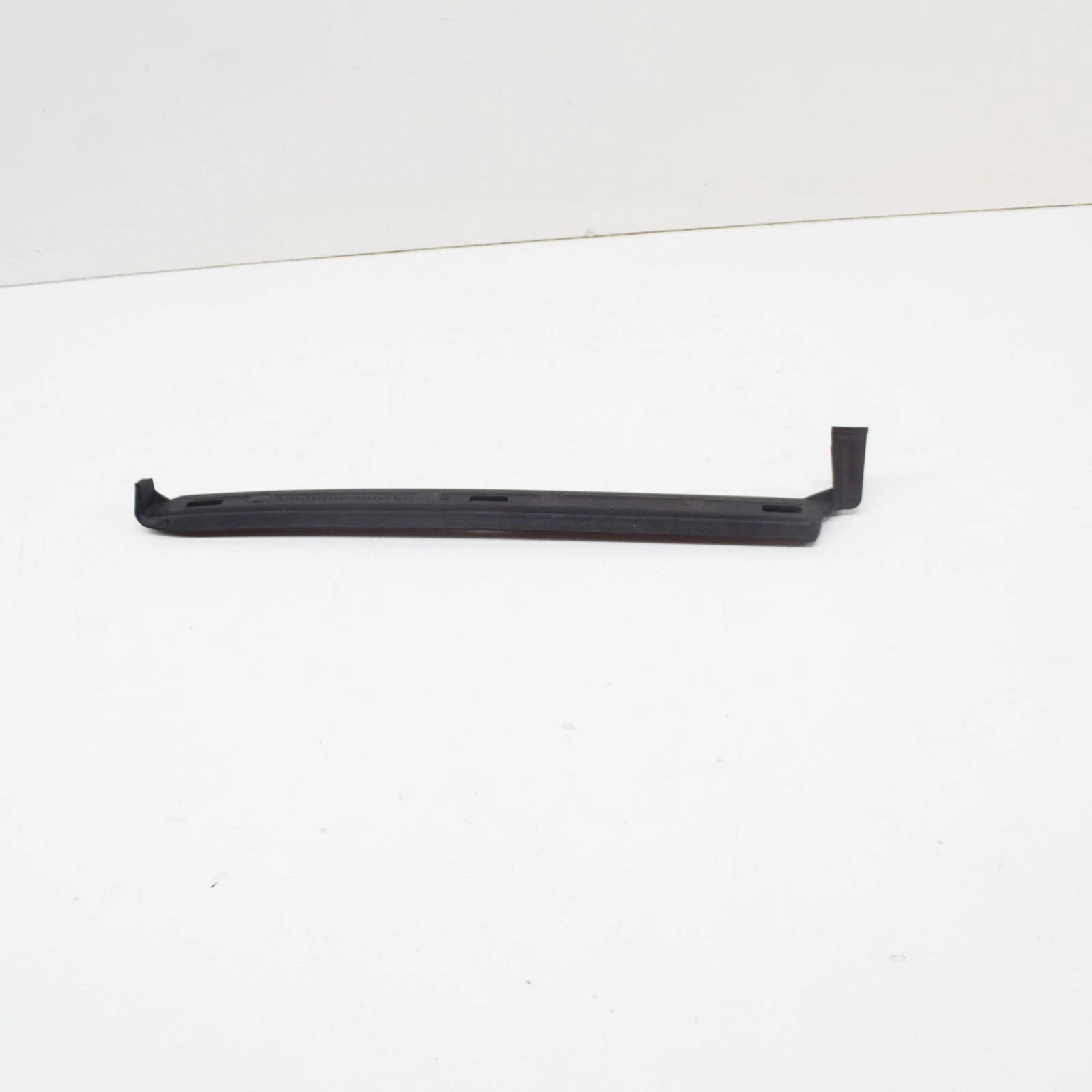 NEW MERCEDES-BENZ C W202 FRONT LEFT SIDE SEAL A2026984130
