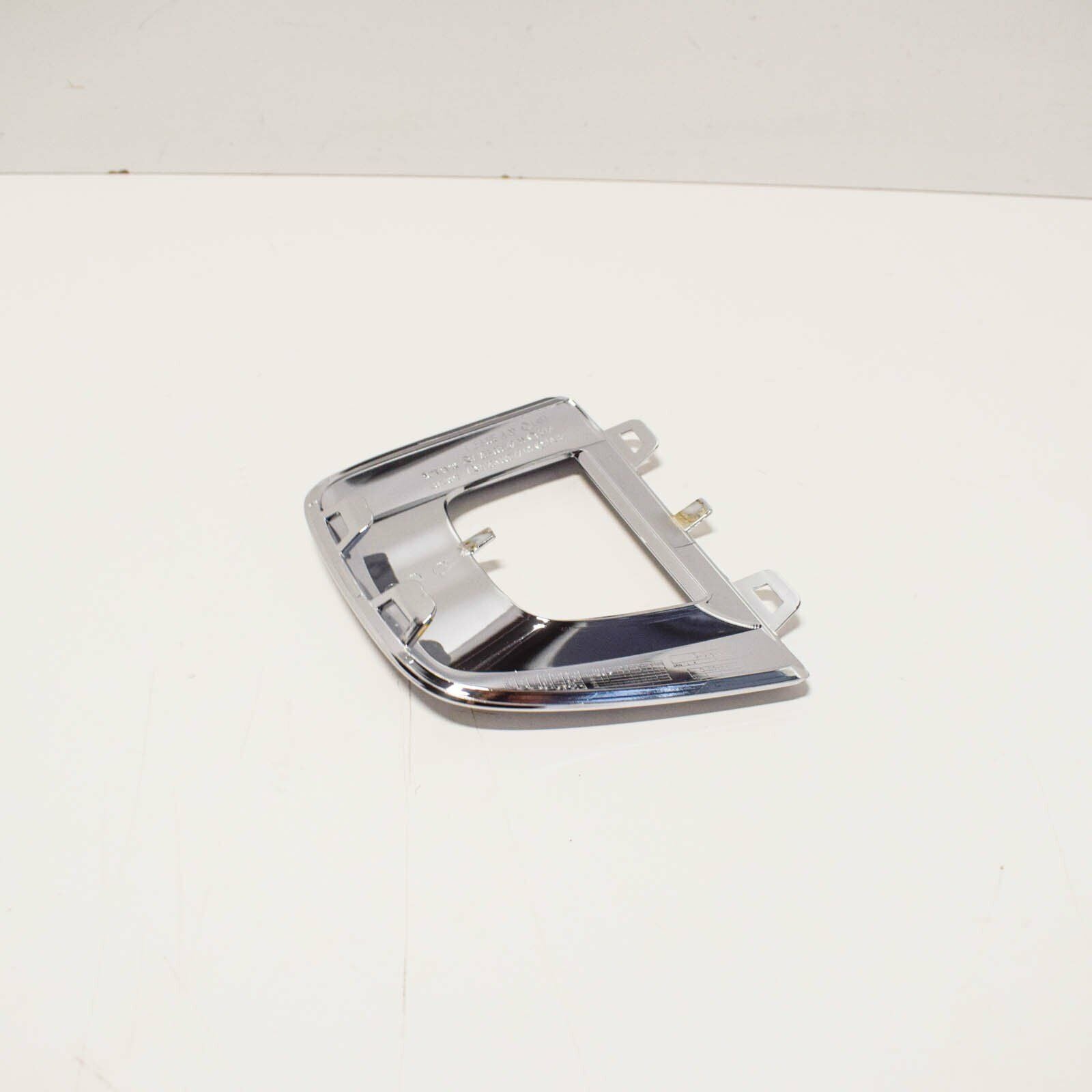 NEW MERCEDES-BENZ GLC X253 LEFT LOWER CHROME GRILL TRIM A2538856100 2018