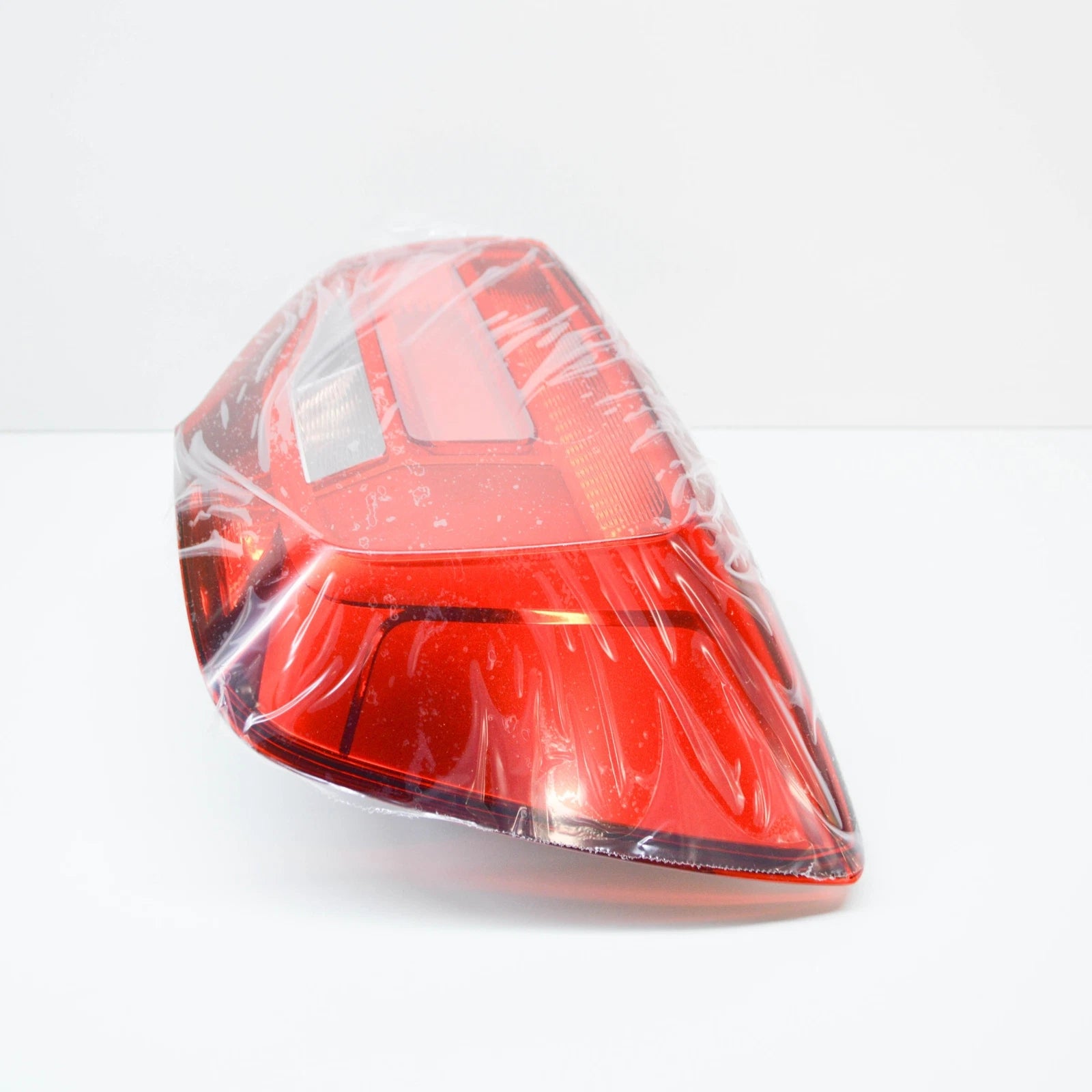 NEW AUDI Q2 GA REAR RIGHT TAILLIGHT 81A945070C ORIGINAL