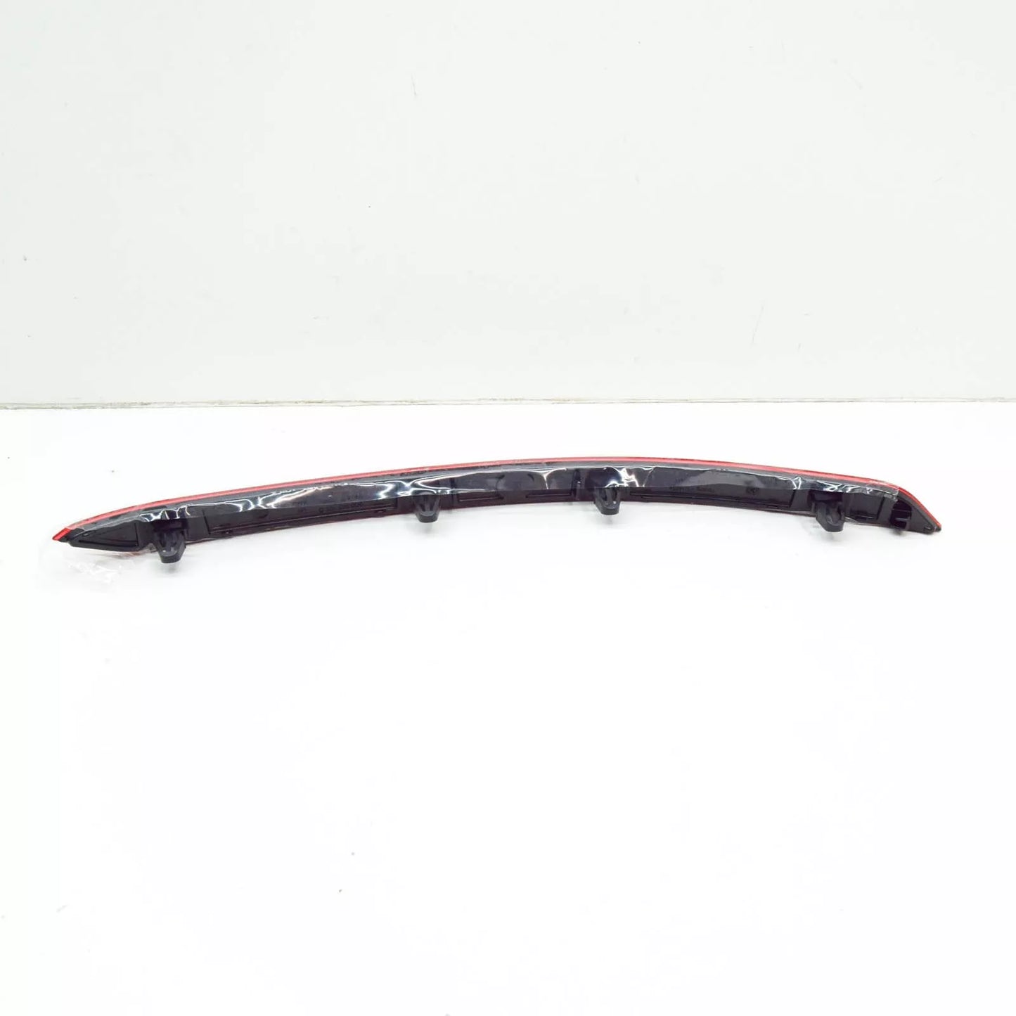 NEW VW PASSAT B8 3G REAR LEFT OUTER BUMPER REFLECTOR 3G0945105D ORIGINAL