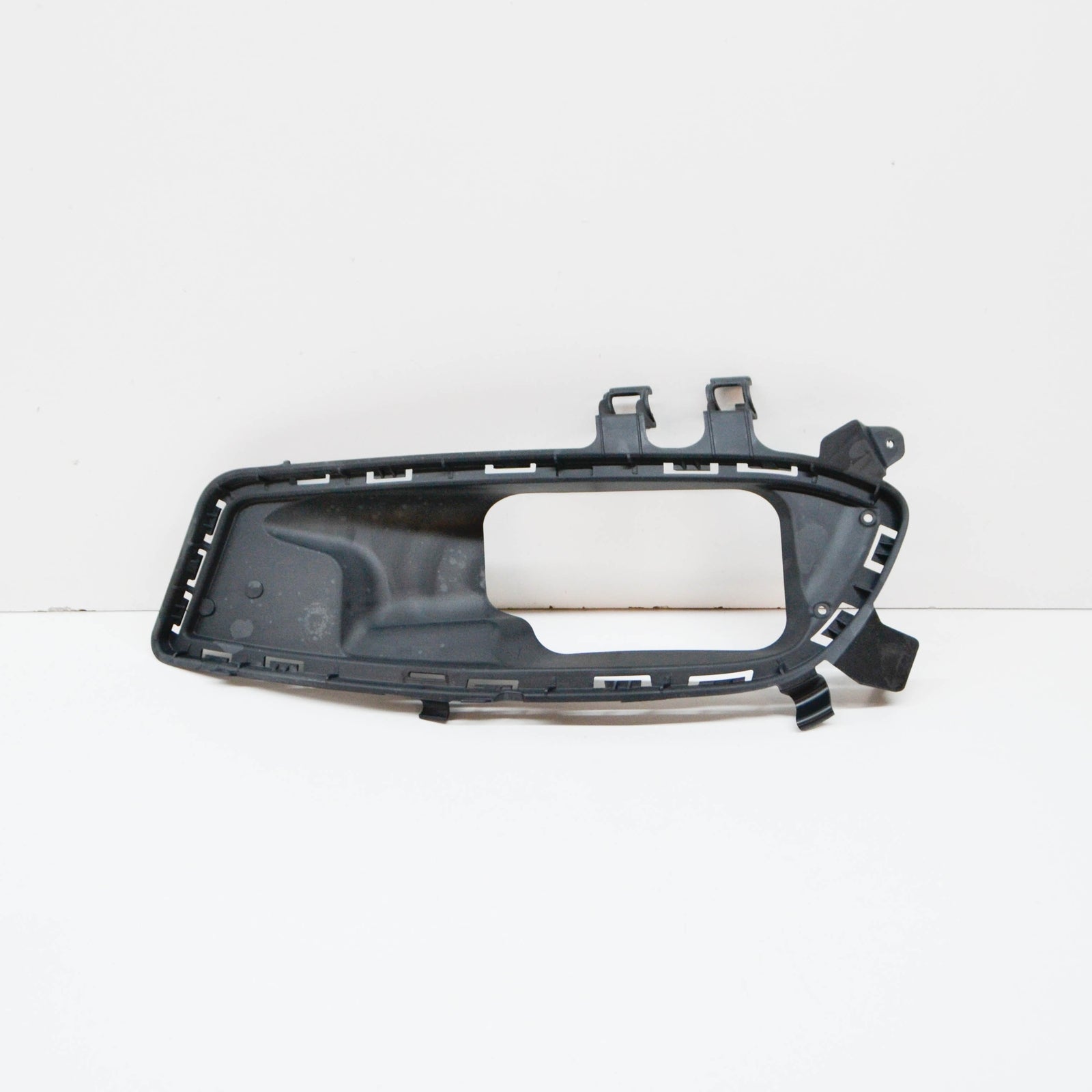 NEW MERCEDES-BENZ A-CLASS W176 FRONT RIGHT BUMPER TRIM A1768850063 ORIGINAL