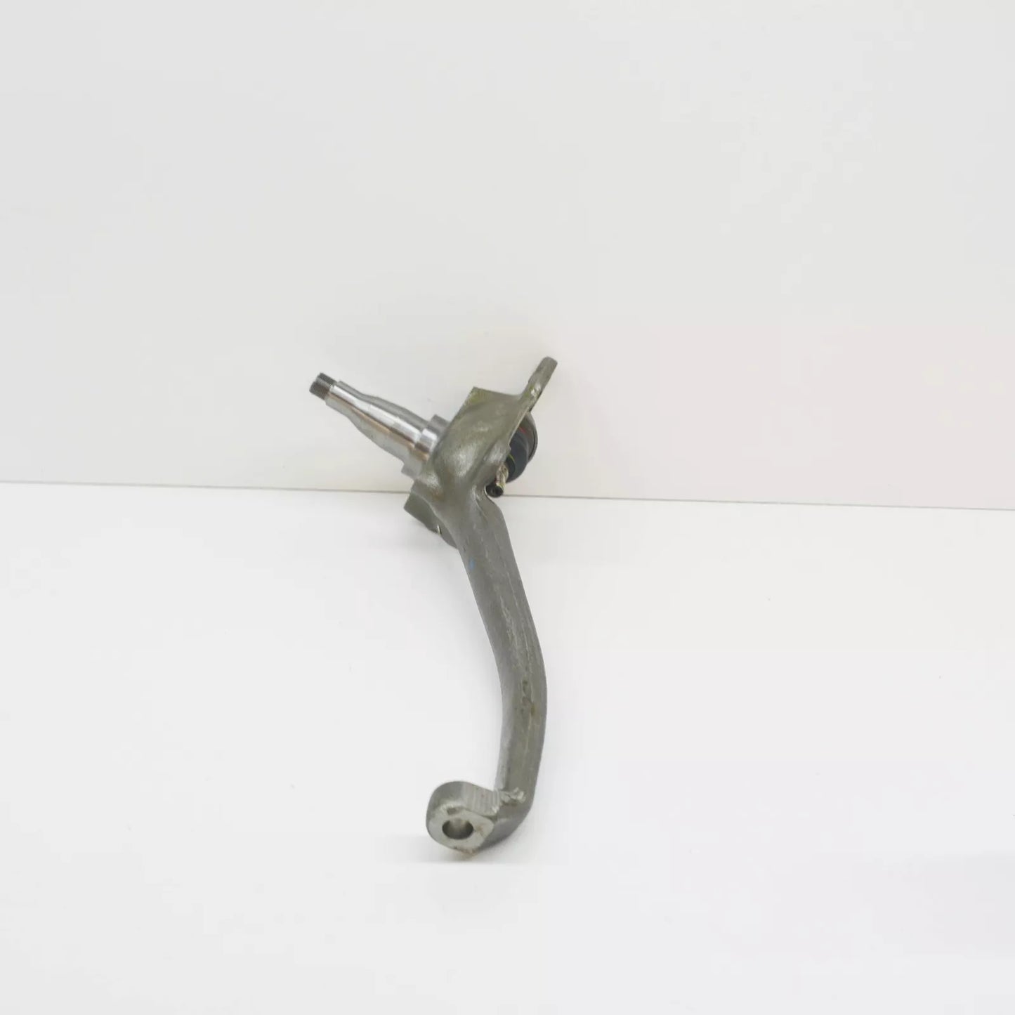 NEW MERCEDES-BENZ S W126 FRONT RIGHT STEERING KNUCKLE A1163304120 ORIGINAL