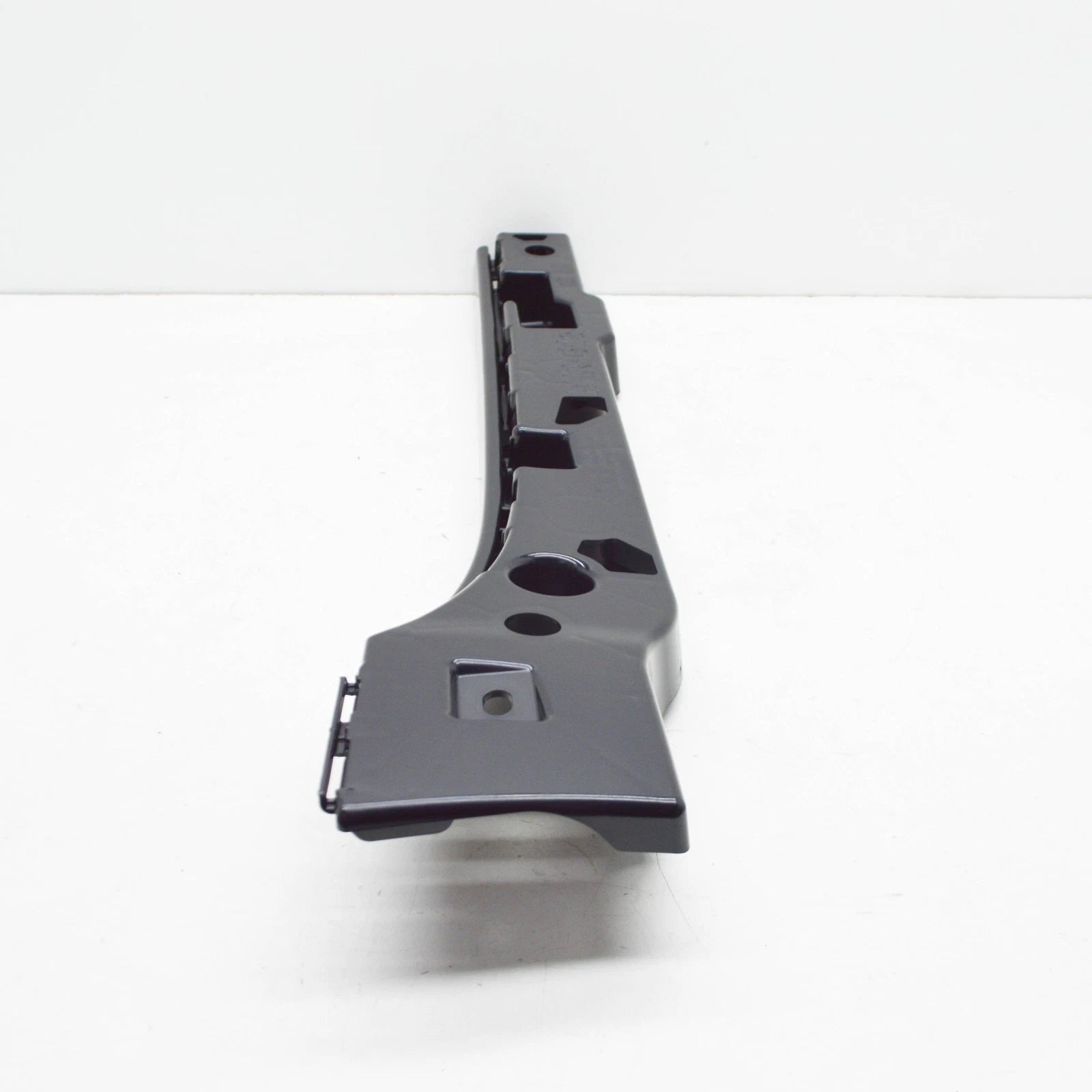 NEW BMW M8 GRAN COUPE G16 F93 REAR RIGHT SIDE SKIRT HOLDER 51777497730 ORIGINAL