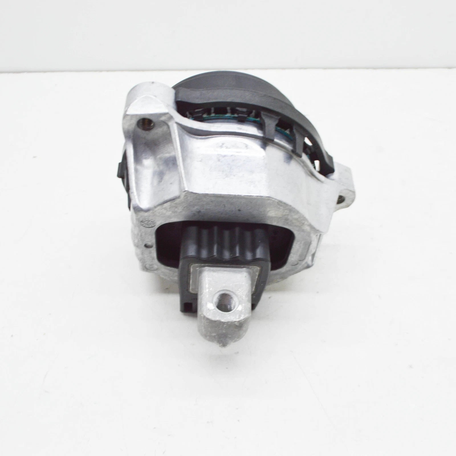 NEW BMW 7 G12 RIGHT SIDE ENGINE MOUNT 22116866156 ORIGINAL