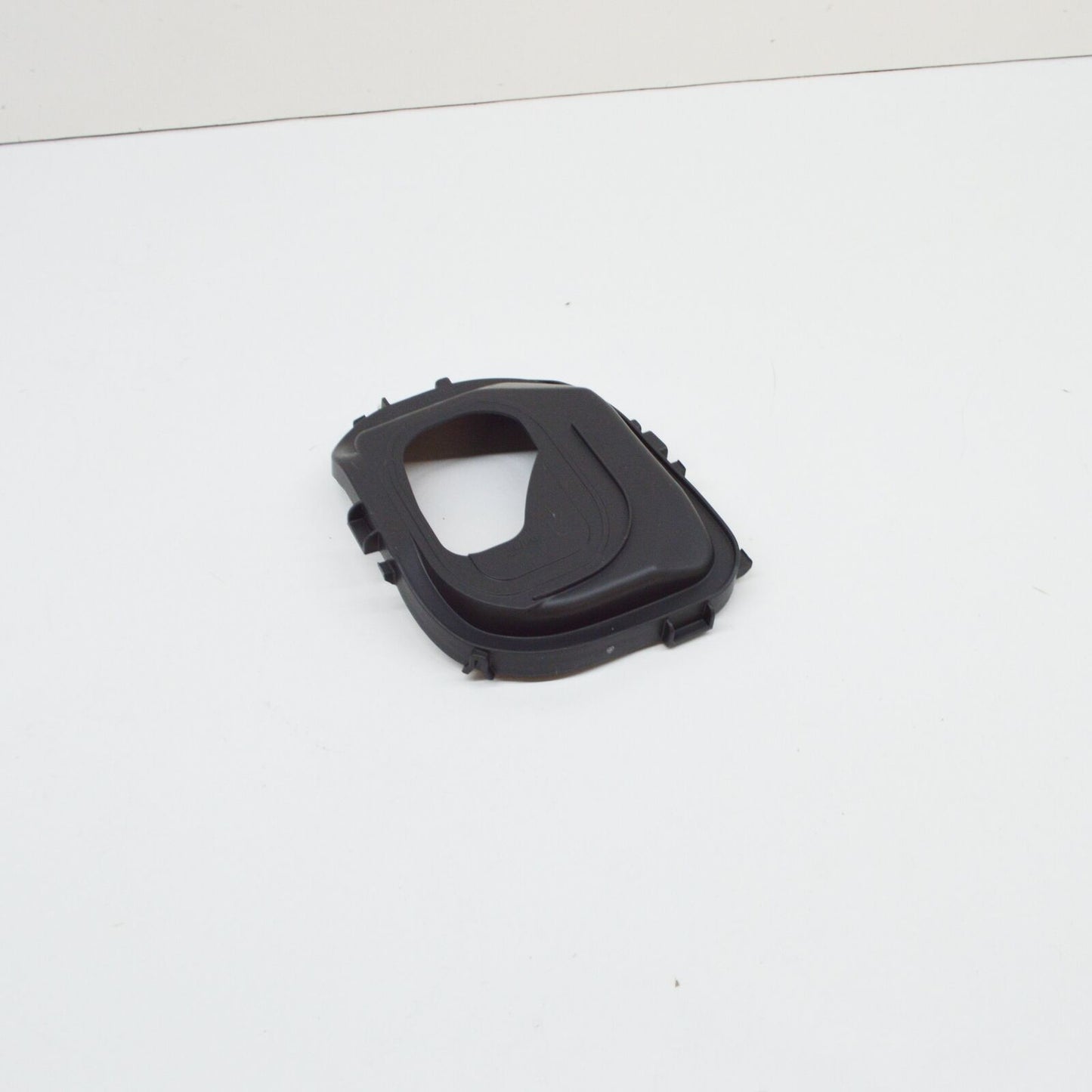 NEW VOLKSWAGEN GOLF MK7 REAR LEFT OUTER TAIL LIGHT COVER 5G0945285 ORIGINAL