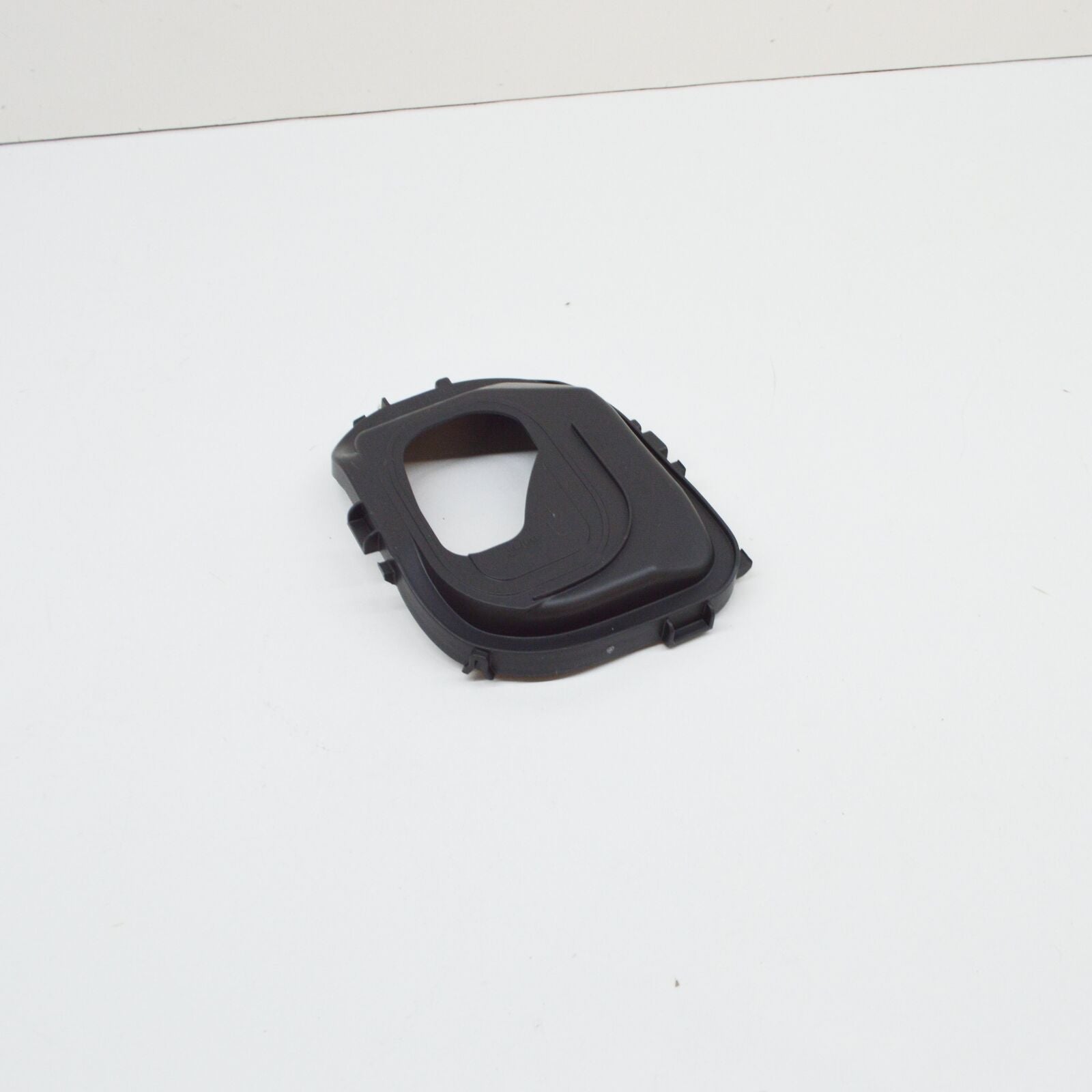 NEW VOLKSWAGEN GOLF MK7 REAR LEFT OUTER TAIL LIGHT COVER 5G0945285 ORIGINAL