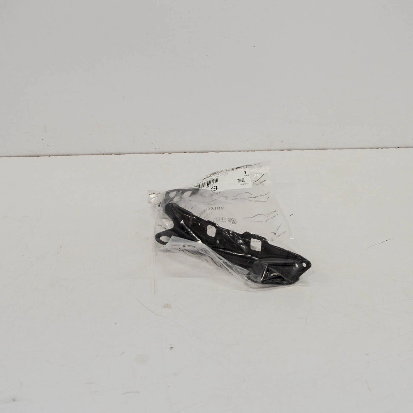 NEW BMW 3 F30 FRONT RIGHT SIDE PANEL WING BRACKET 41358066938 ORIGINAL