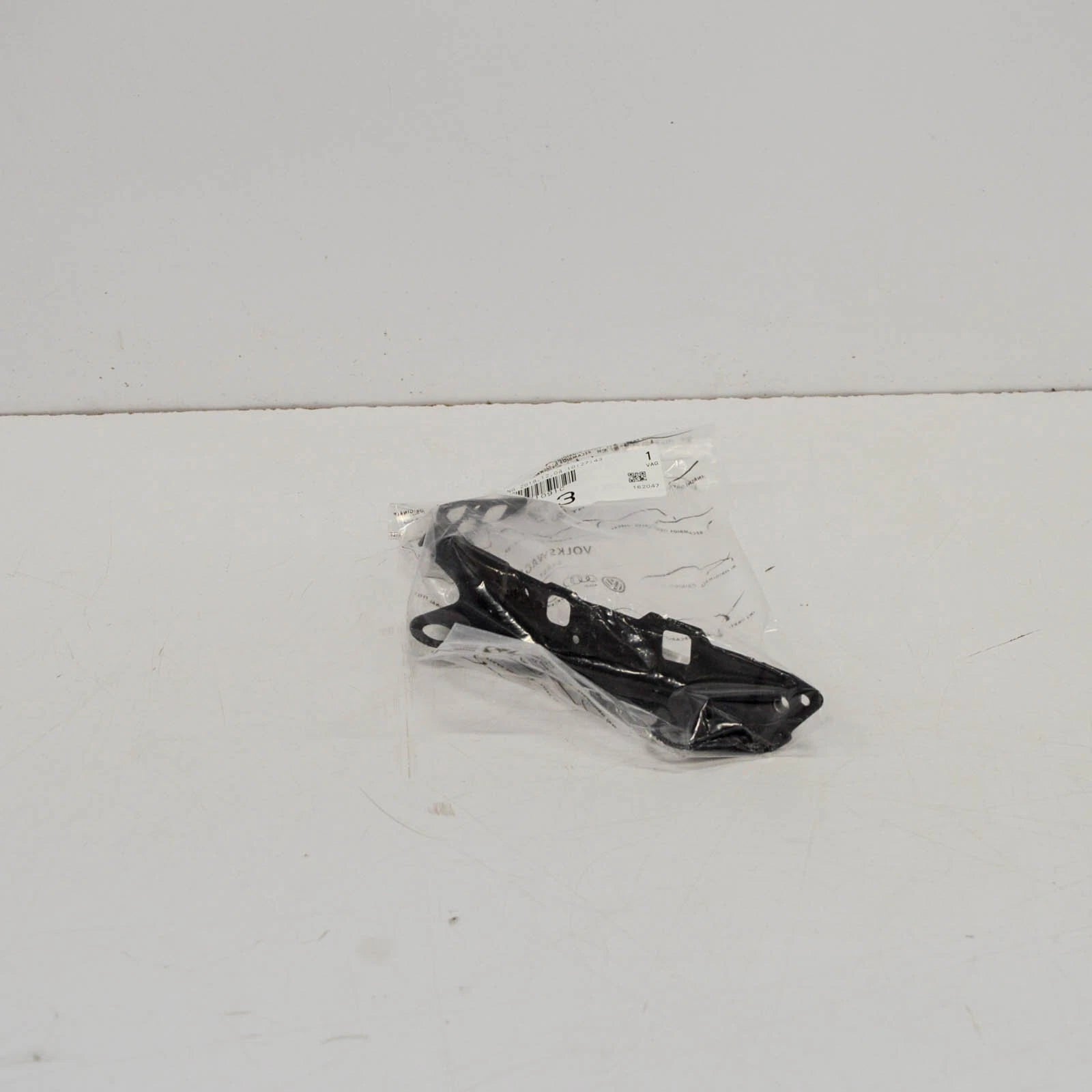 NEW BMW 3 F30 FRONT RIGHT SIDE PANEL WING BRACKET 41358066938 ORIGINAL