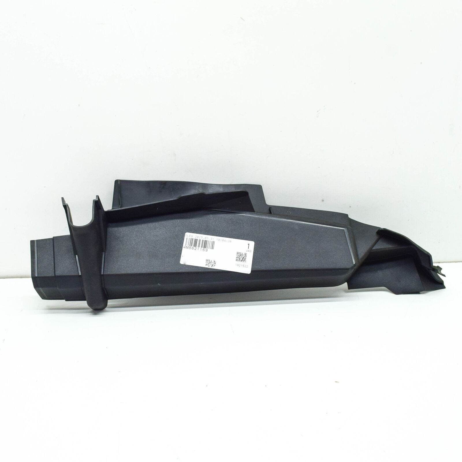 NEW AUDI RSQ8 4MN FRONT BONNET HOOD LEFT SEAL 4M8821169 ORIGINAL