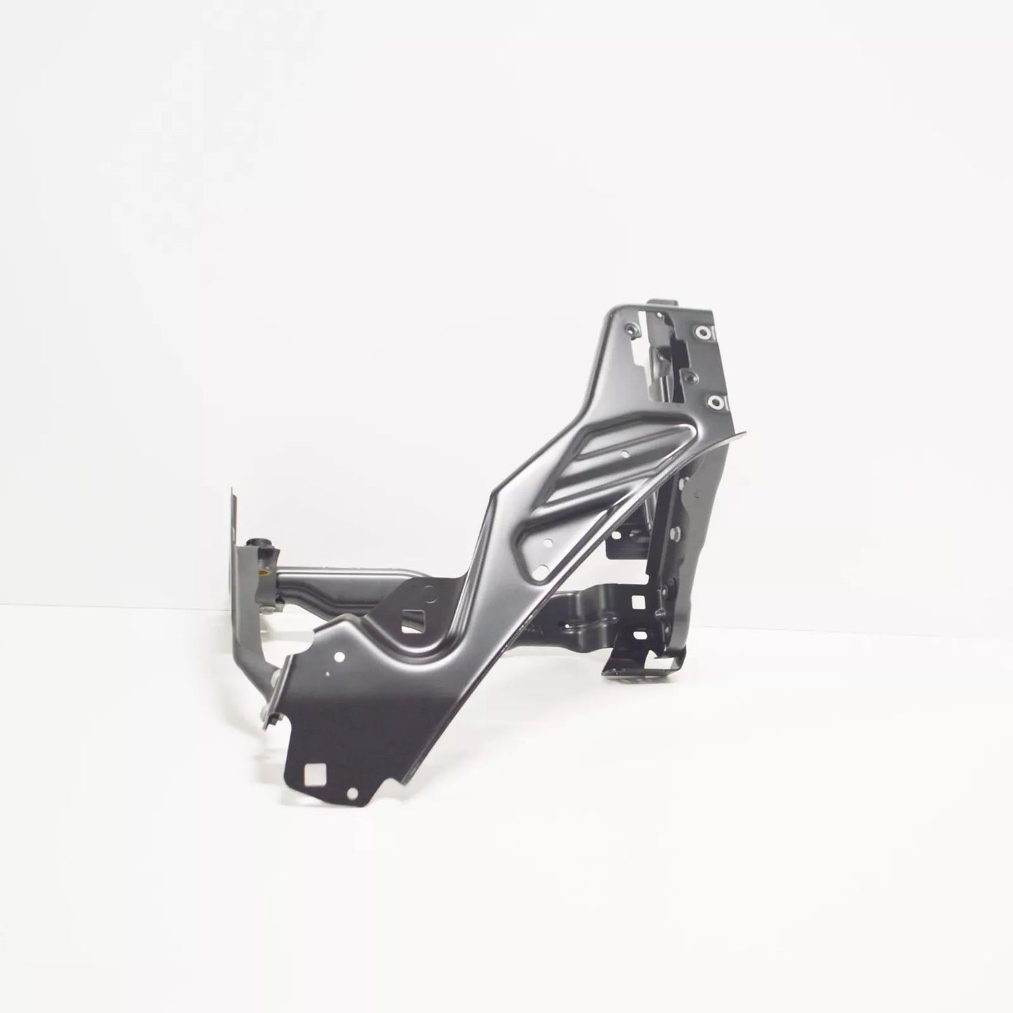 NEW MB C W204 FRONT LEFT HEADLIGHT BRACKET A2046202191 ORIGINAL