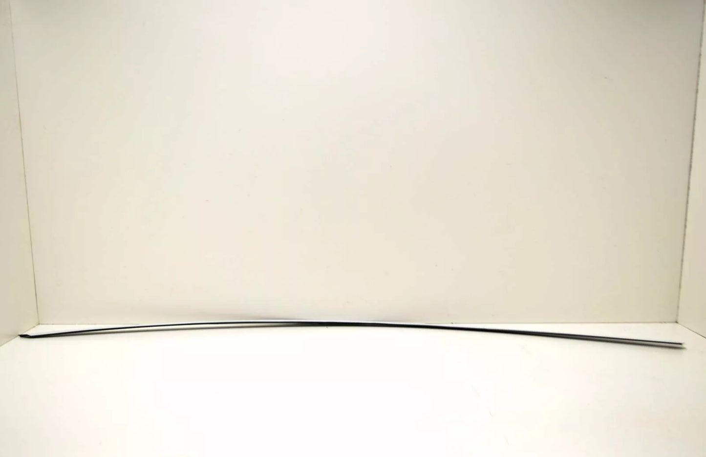 NEW AUDI A8 4N D5 FRONT LEFT DOOR UPPER WINDOW GUIDE STRIP 4N0837643BT94