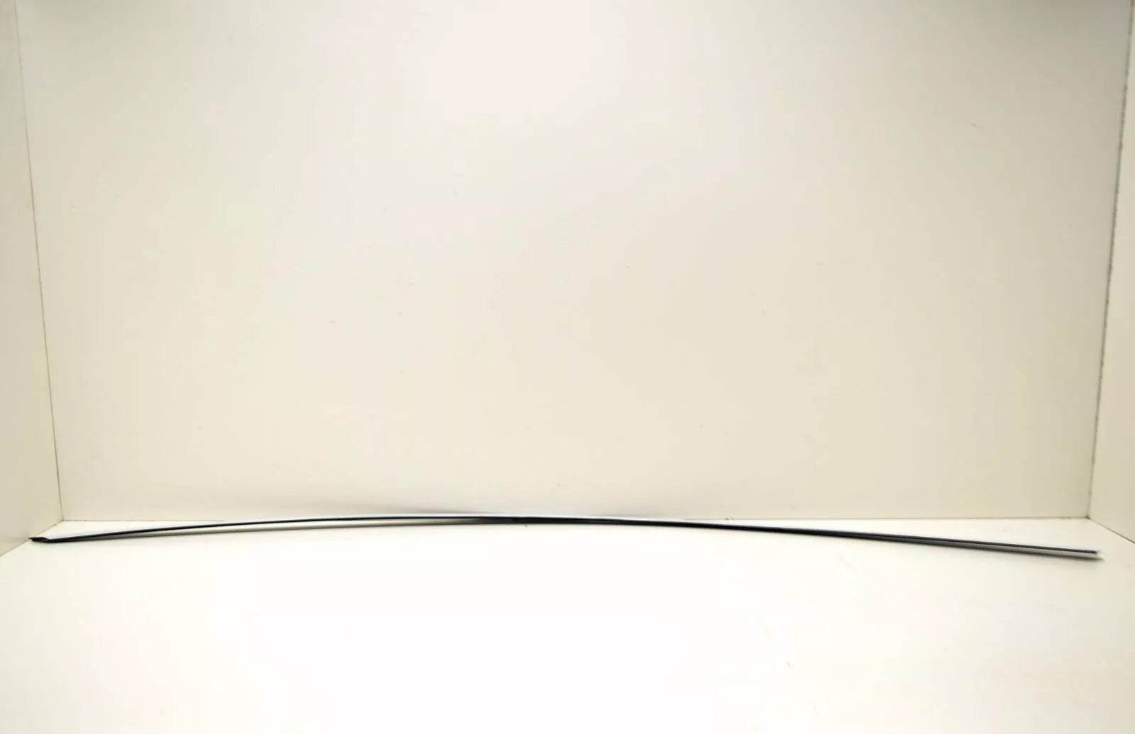 NEW AUDI A8 4N D5 FRONT LEFT DOOR UPPER WINDOW GUIDE STRIP 4N0837643BT94