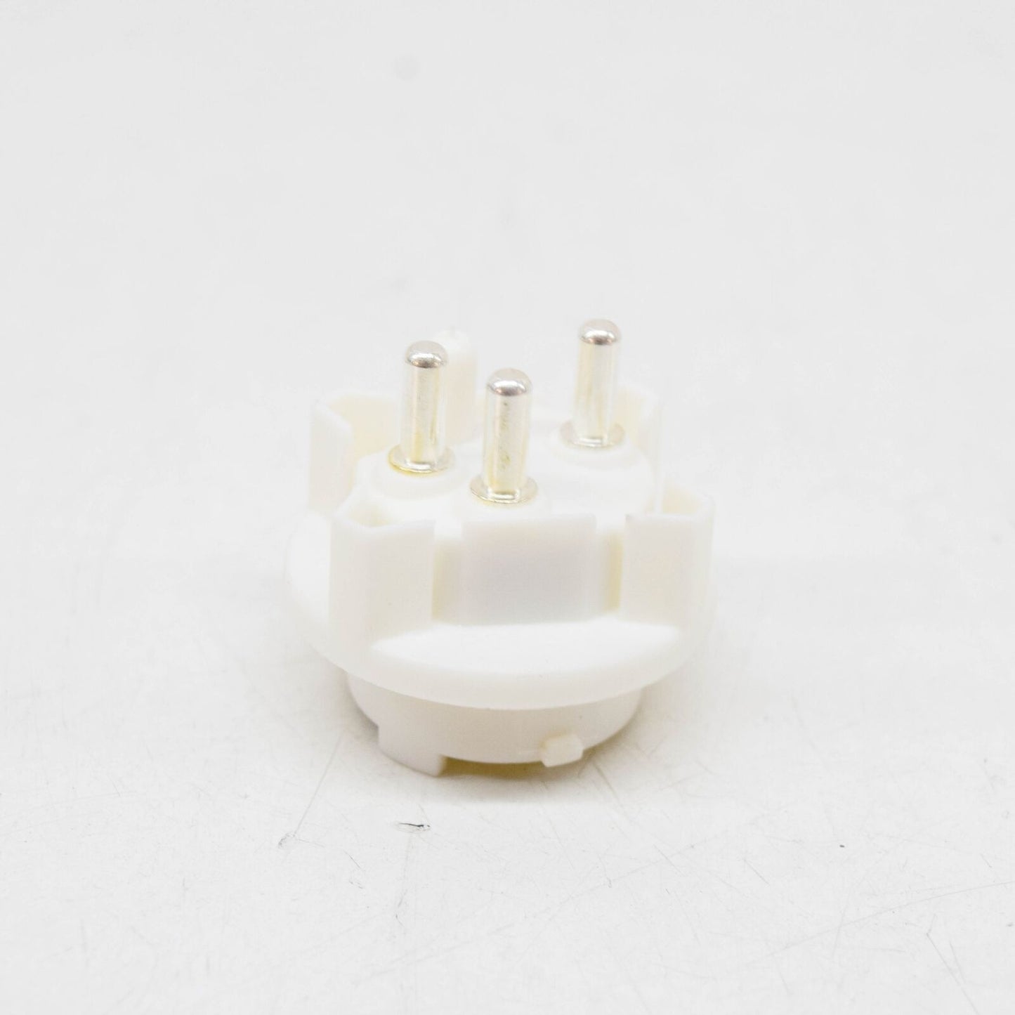 NEW MERCEDES BENZ SL R129 WHITE BLINKER LAMP BULB SOCKET A0008269582 ORIGINAL