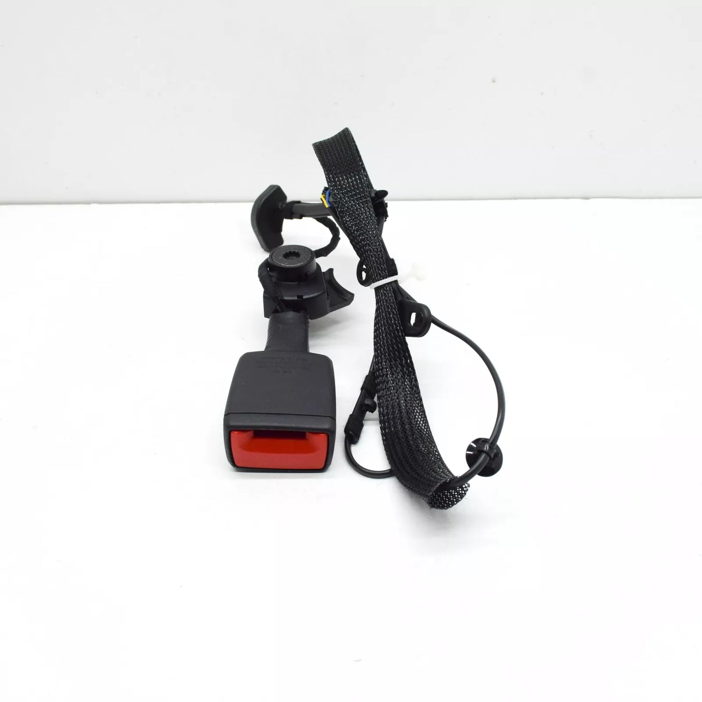 NEW VOLKSWAGEN TIGUAN AD MK2 REAR RIGHT SEAT BELT LATCH 5NA857754BMNB ORIGINAL