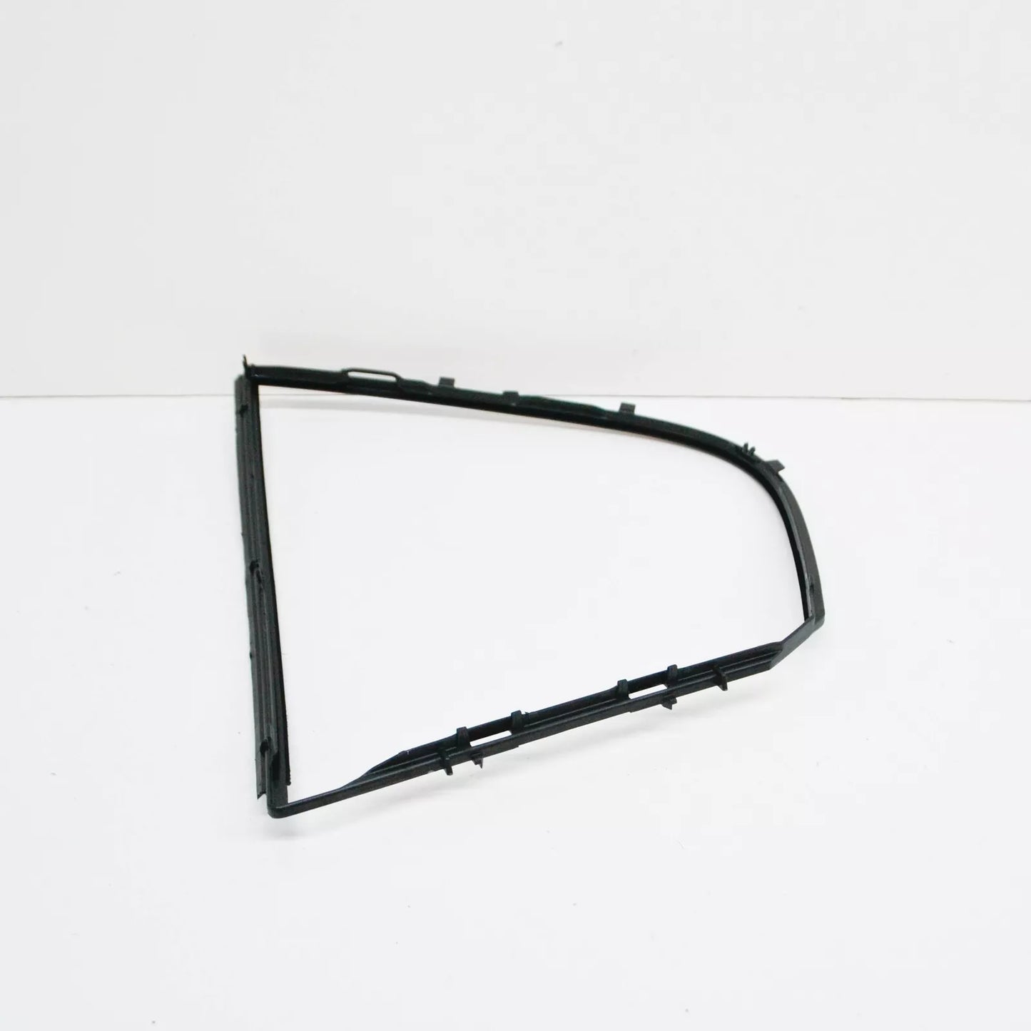 NEW BMW 3 E90 REAR RIGHT DOOR SIDE WINDOW VENT SEAL 7060220 51347060220 ORIGINAL