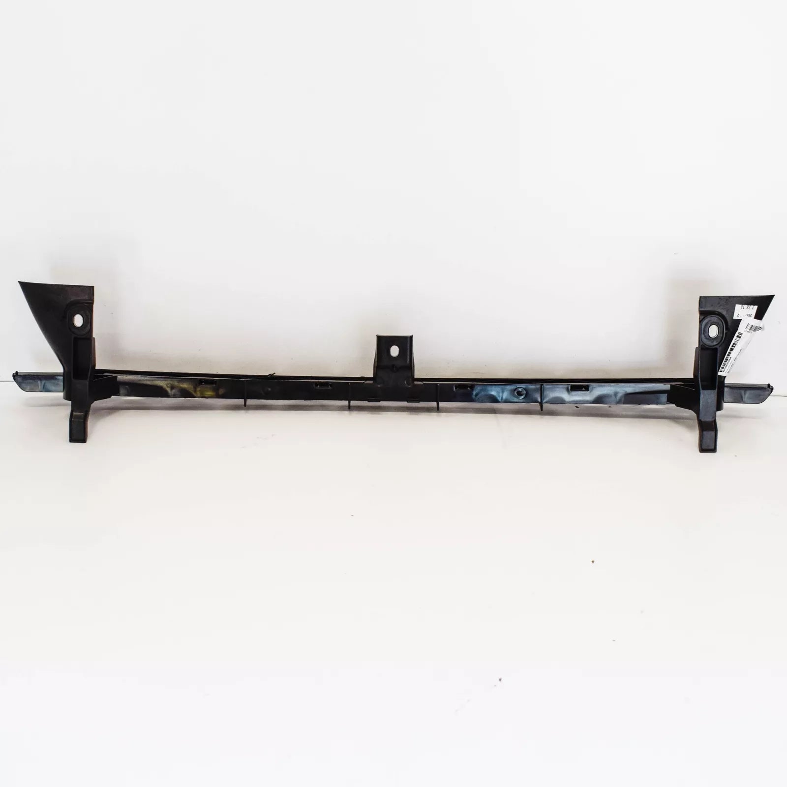 NEW VW PASSAT B8 FRONT BUMPER GUIDE CENTER 561805705A 2015