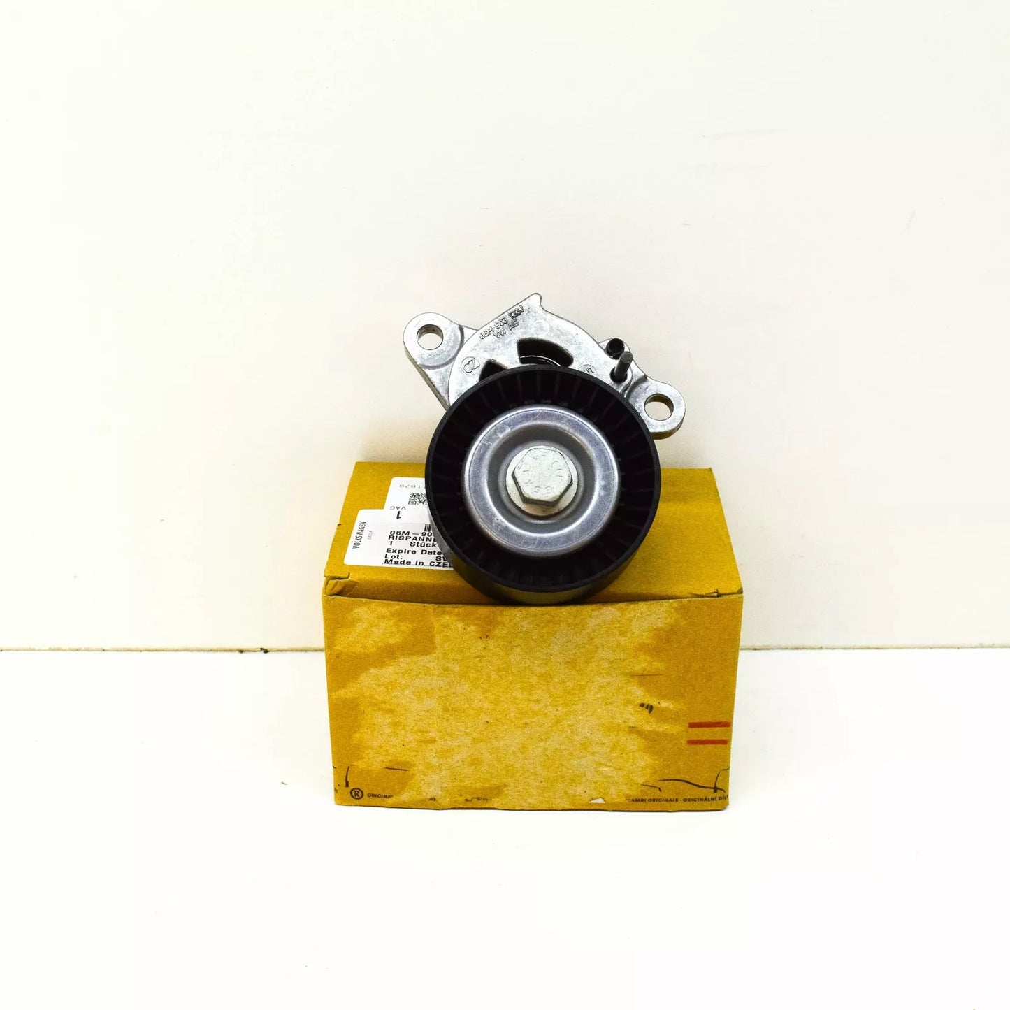 NEW AUDI Q5 FY ACCESSORY DRIVE BELT TENSIONER ASSEMBLY 06M903133J ORIGINAL