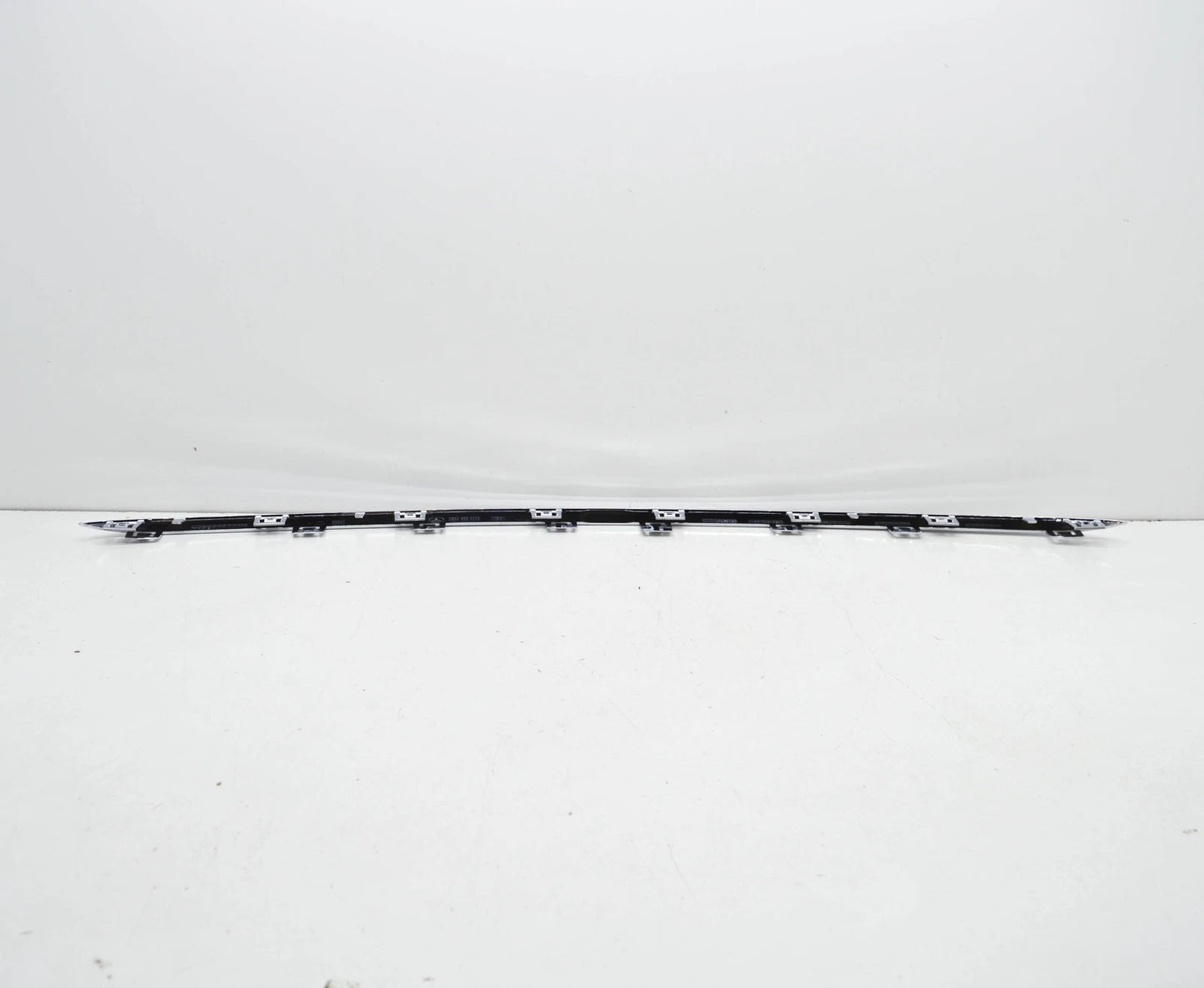 NEW MB CLS C257 FRONT BUMPER LOWER CENTER TRIM MOLDING A2578850302
