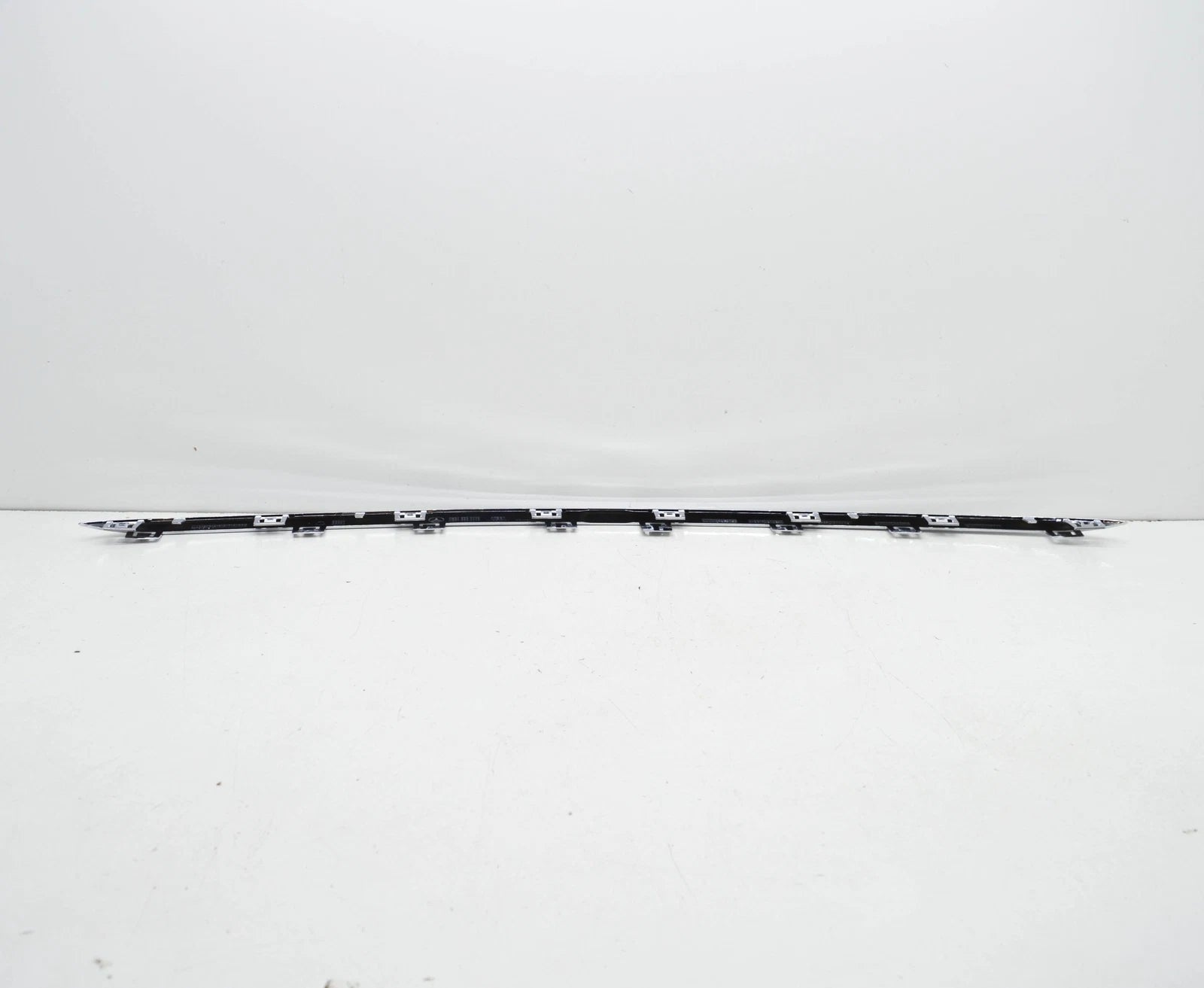NEW MB CLS C257 FRONT BUMPER LOWER CENTER TRIM MOLDING A2578850302