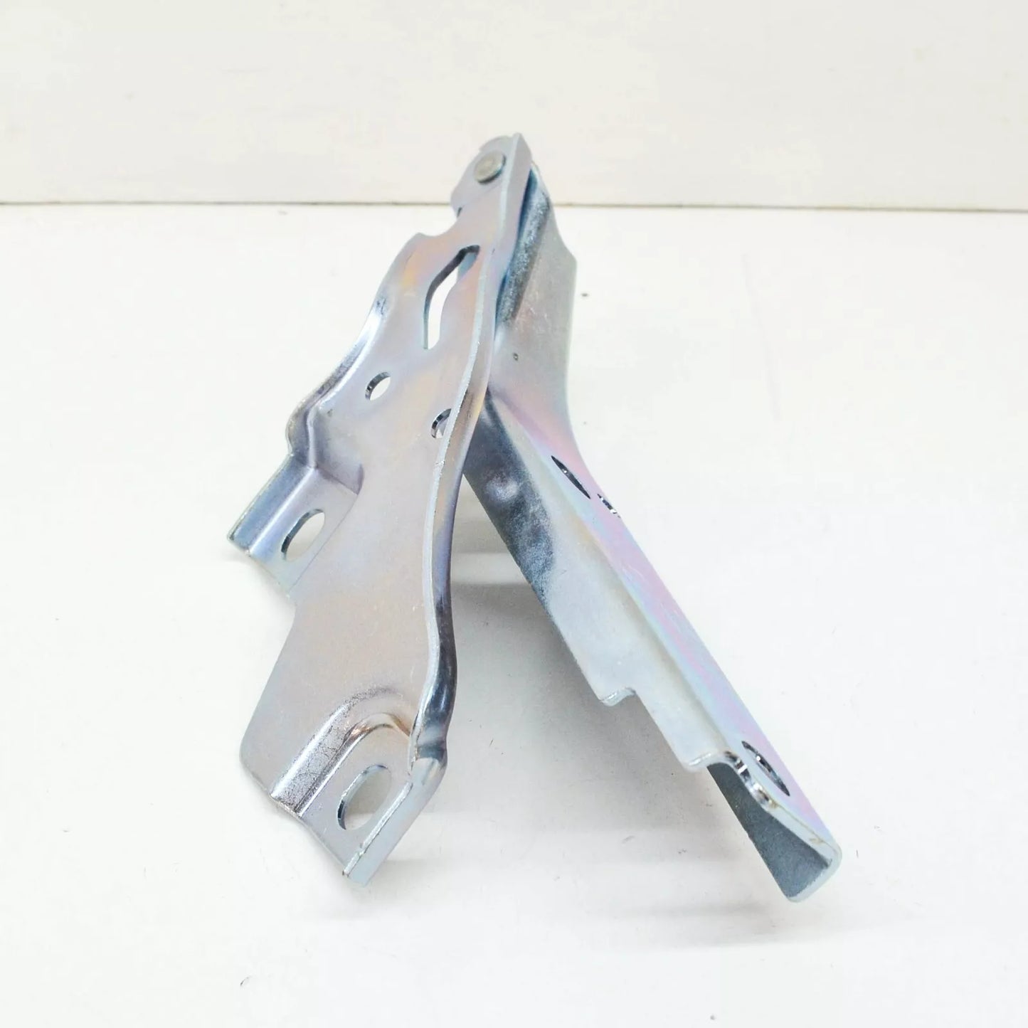 NEW VW PASSAT ALLTRACK B8 FRONT BONNET HOOD LEFT HINGE 3G0823301
