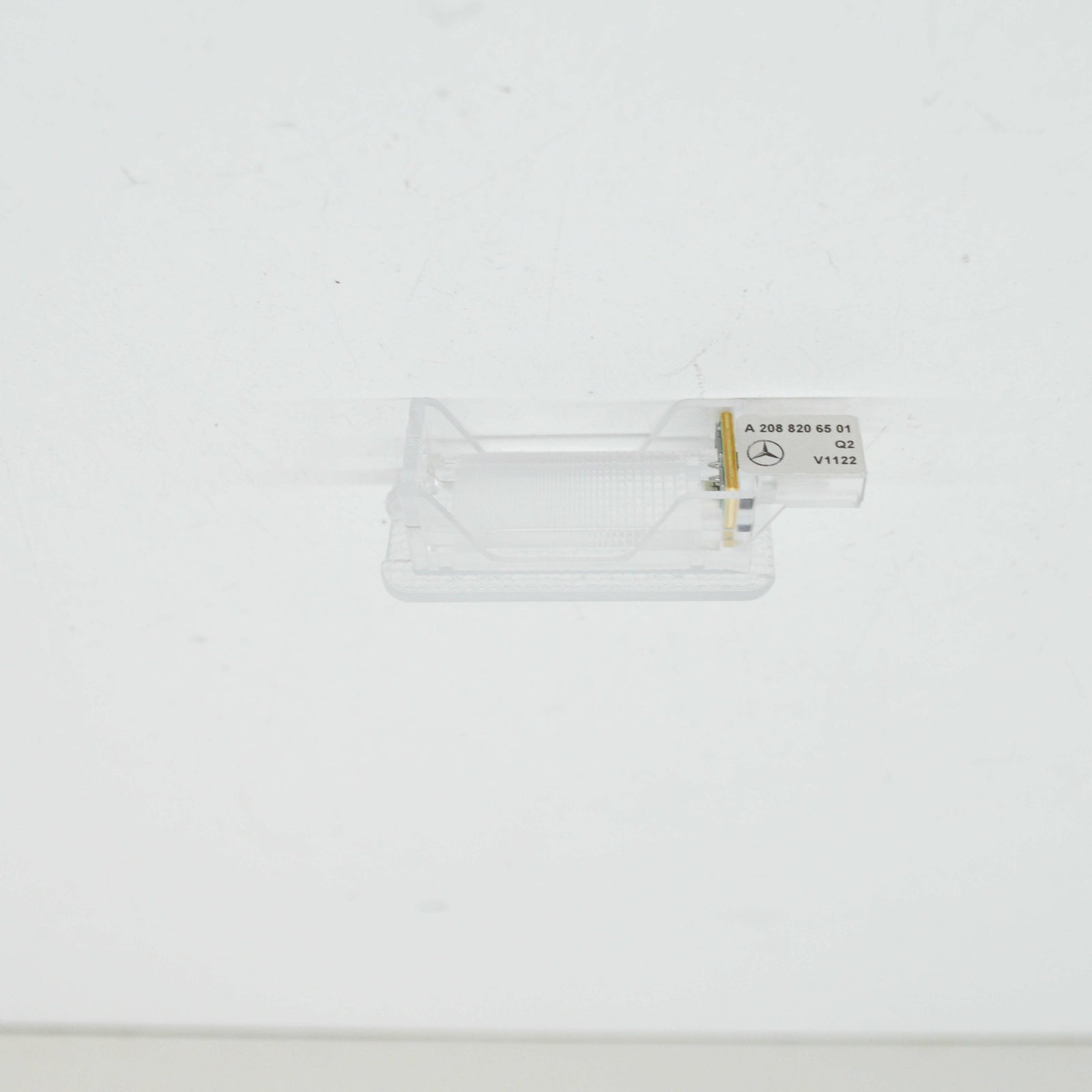 NEW MERCEDES-BENZ M W164 PIGEONHOLE INTERIOR LIGHT A2088206501 ORIGINAL