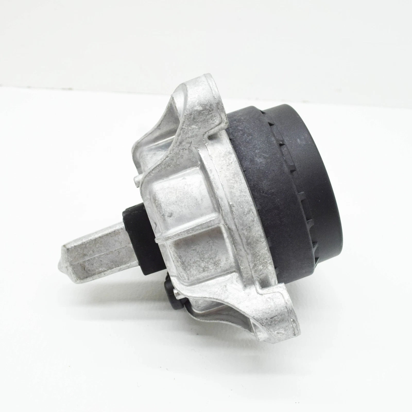 NEW BMW 7 F01 RIGHT ENGINE MOUNT 22116786528 6786528 3.0 PETROL 235KW ORIGINAL