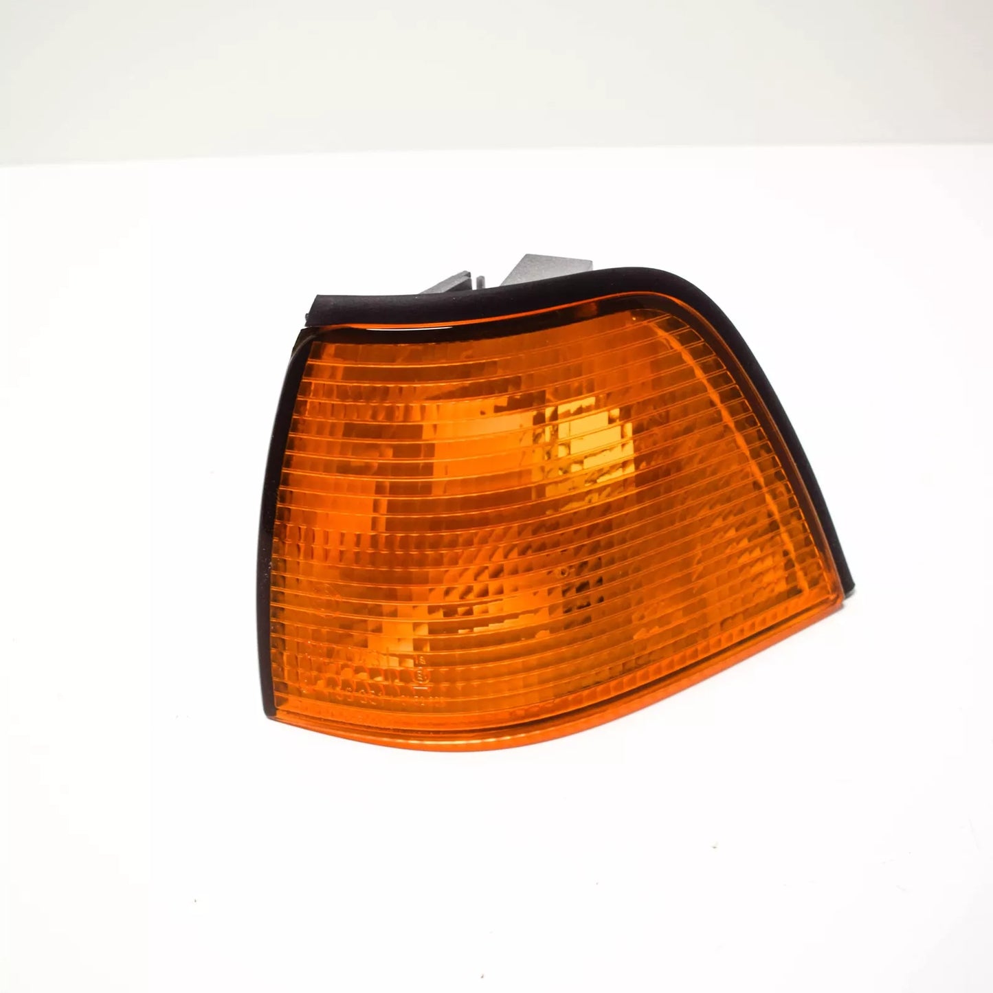 NEW BMW 3 E36 FRONT LEFT TURN INDICATOR LIGHT 63138353277 ORIGINAL